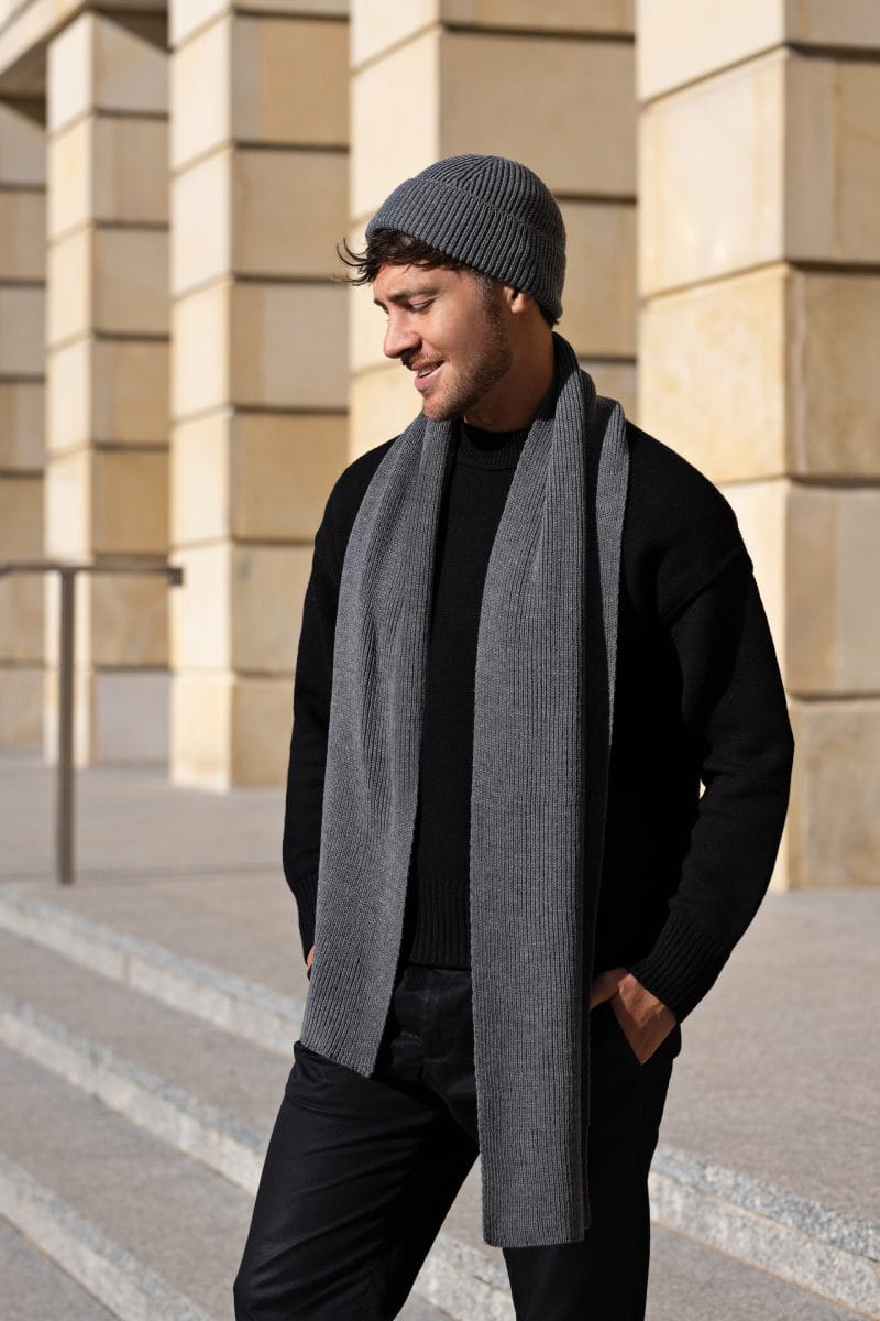 Czapka Męska, Model: KAROL, Kolor: grafitowy, Skład materiału: 100% Akryl, Przeznaczenie: Jesień/Zima, Rozmiar: Uniwersalny (54-62) (Czapka Męska, zdjęcie 2)