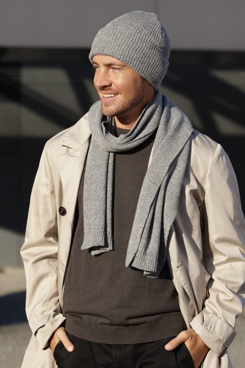 Detal czapki Patrick: drobny prążek i stabilny mankiet, wykonane z wysokiej jakości materiałów | KAMEA | Spironik.pl