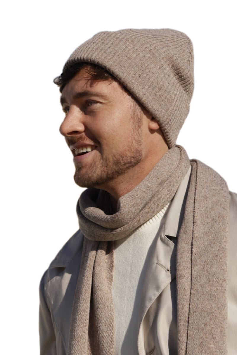 Komplety: czapka + szalik/komin, Model: Patrick, Kolor: niebieski, Skład materiału: 45% Akryl; 37% Wełna Merino; 18% Jedwab, Przeznaczenie: Jesień/Zima, Wymiary(długość/szerokość): 170cm/28cm (Komplety: czapka + szalik/komin, zdjęcie 4)