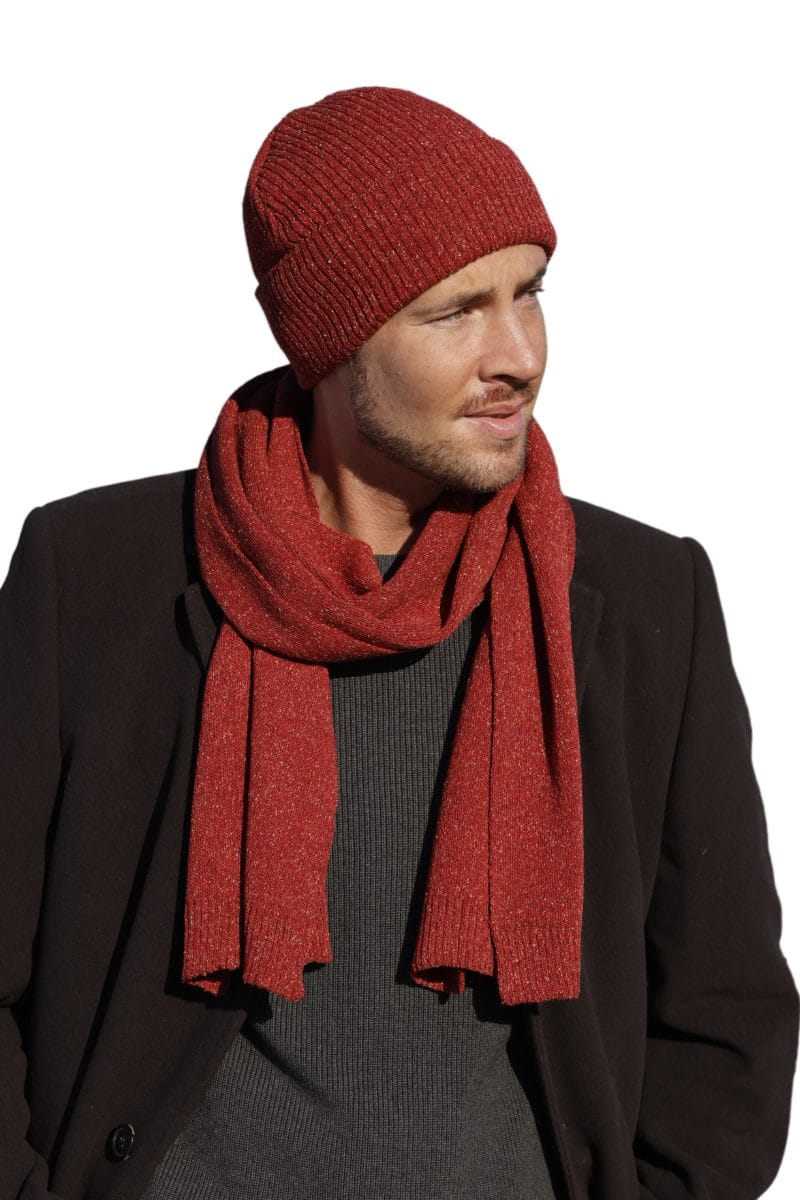 Komplety: czapka + szalik/komin, Model: Patrick, Kolor: rudy, Skład materiału: 45% Akryl; 37% Wełna Merino; 18% Jedwab, Przeznaczenie: Jesień/Zima, Wymiary(długość/szerokość): 170cm/28cm (Komplety: czapka + szalik/komin, zdjęcie 3)
