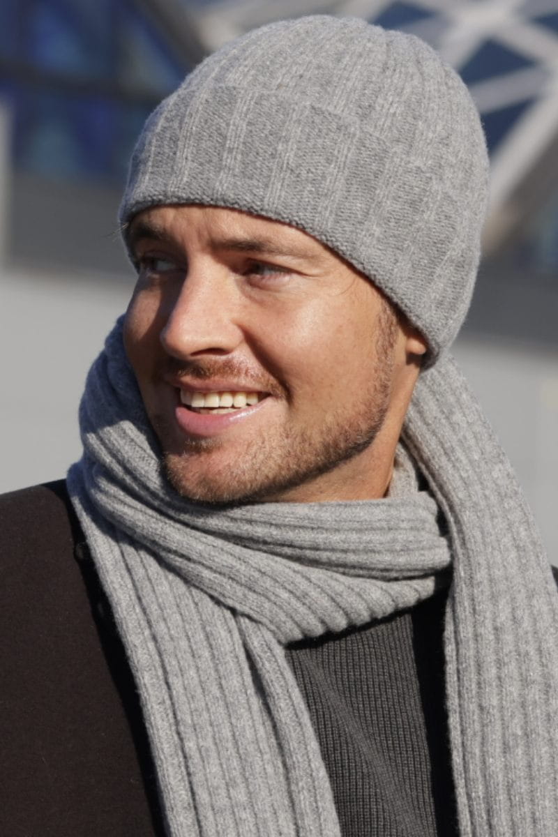 Detal czapki Trevor z szerokim prążkiem, wykonanej z 80% wełny i 20% poliamidu | KAMEA | Spironik.pl