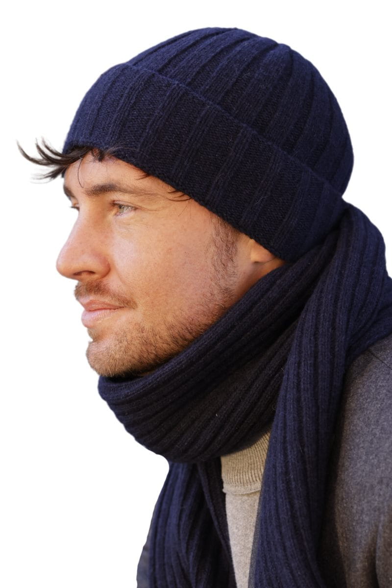 Komplet (Czapka + Szalik), Model: Trevor-Komplet, Kolor: granatowy, Skład materiału: 80% Wełna; 20% Poliamid, Przeznaczenie: Jesień/Zima, Wymiary(długość/szerokość): 165cm/25cm (Komplet (Czapka + Szalik), zdjęcie 3)