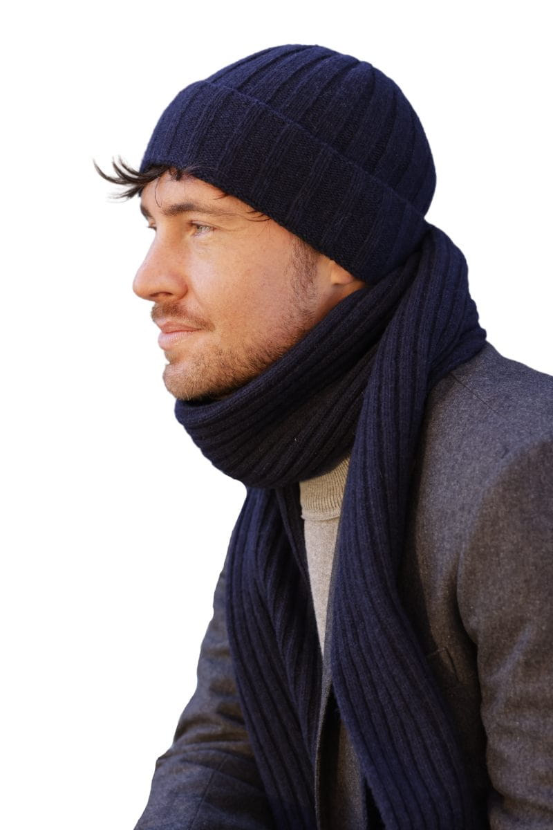 Komplet (Czapka + Szalik), Model: Trevor-Komplet, Kolor: granatowy, Skład materiału: 80% Wełna; 20% Poliamid, Przeznaczenie: Jesień/Zima, Wymiary(długość/szerokość): 165cm/25cm (Komplet (Czapka + Szalik), zdjęcie 4)