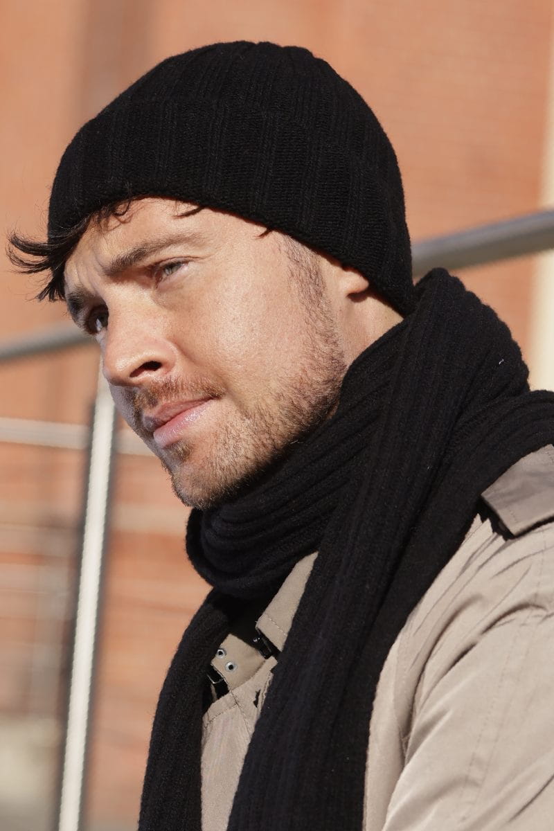 Czapka bez mankietu i szalik o długości 165 cm, doskonałe do miejskich stylizacji | KAMEA | Spironik.pl