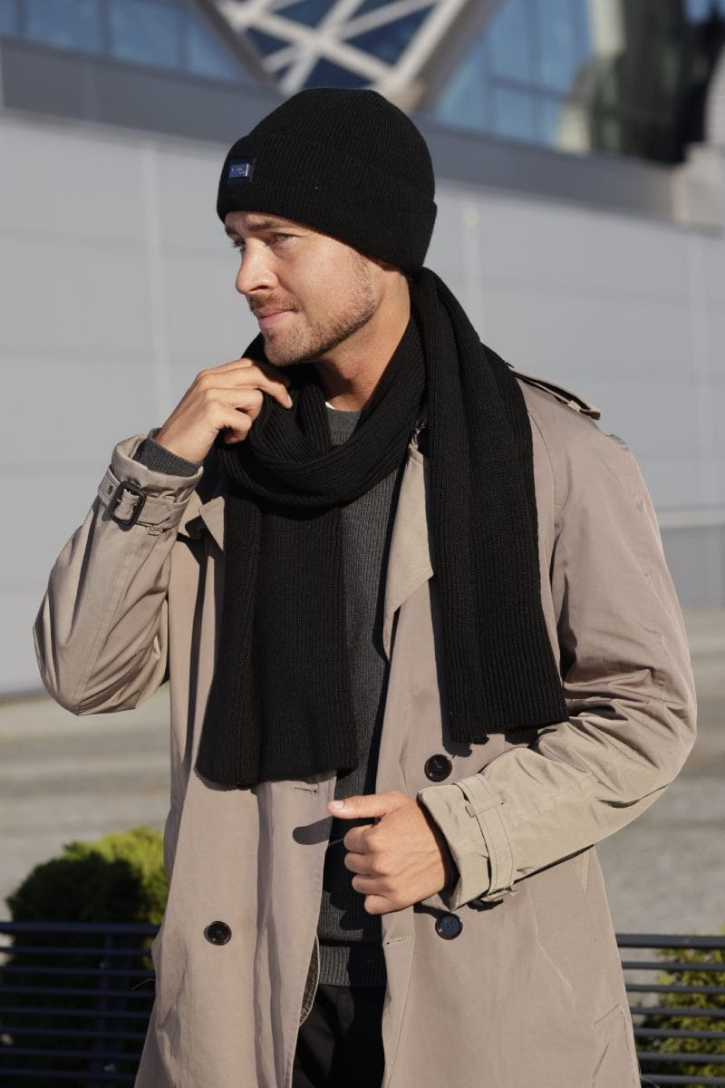 Komplety: czapka + szalik/komin, Model: Oliver-Komplet, Kolor: czarny, Skład materiału: 100% Akryl, Przeznaczenie: Jesień/Zima, Wymiary(długość/szerokość): 180cm/22cm