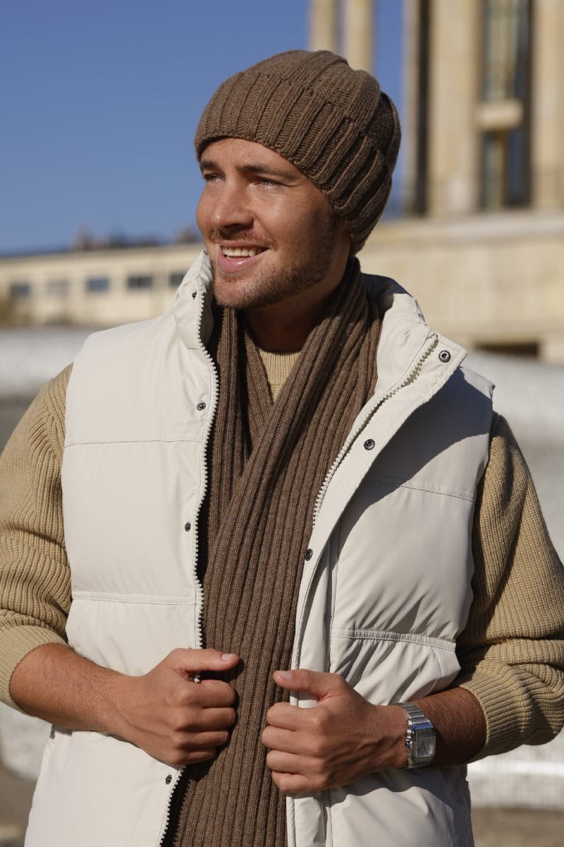 Komplety: czapka + szalik/komin, Model: Ben-Komplet, Kolor: brązowy, Skład materiału: 80% Wełna; 20% Poliamid, Przeznaczenie: Jesień/Zima, Wymiary(długość/szerokość): 165cm/25cm