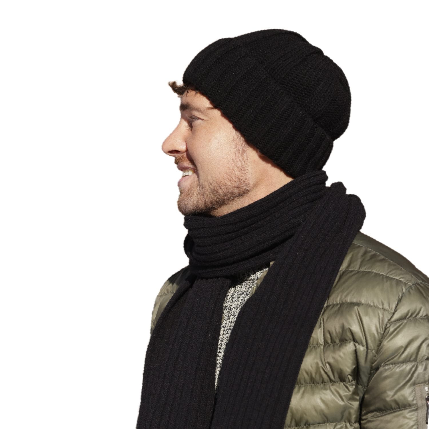 Czapka i szalik w komplecie BEN, idealne na jesień i zimę, prezentujące minimalistyczny design | KAMEA | Spironik.pl