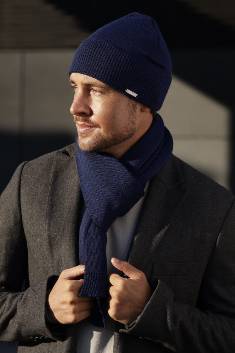 Čepice, Model: Lukas, Barva: tmavě modrá, Složení materiálu: 100% Vlna Merino Extrafine, Určení: Více sezónní, Velikost: Univerzální (54-60) (Čepice, fotografie 2)