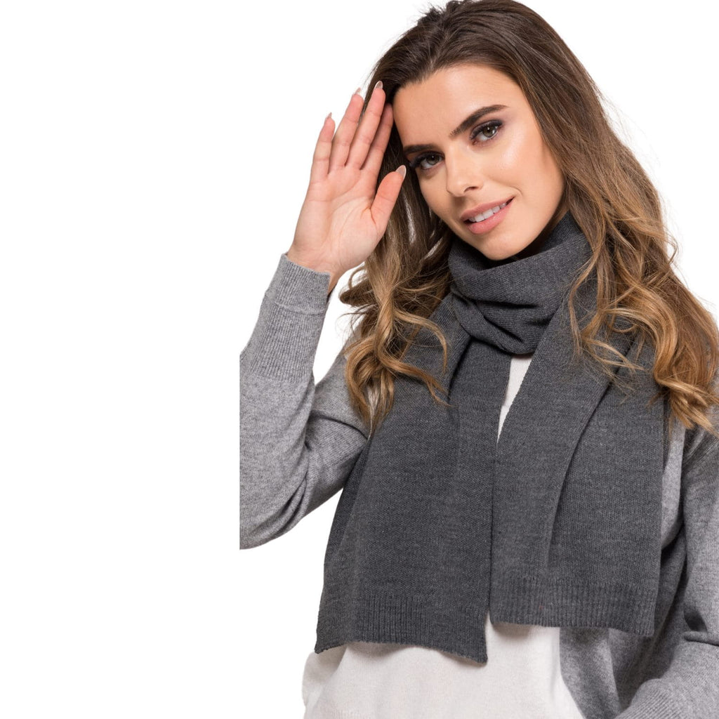 Model: Szalik-06, Kolor: grafitowy, Skład materiału: 50% Akryl; 30% Wełna; 20% Poliamid, Przeznaczenie: Jesień/Zima, Wymiary(długość/szerokość): 165cm/28cm