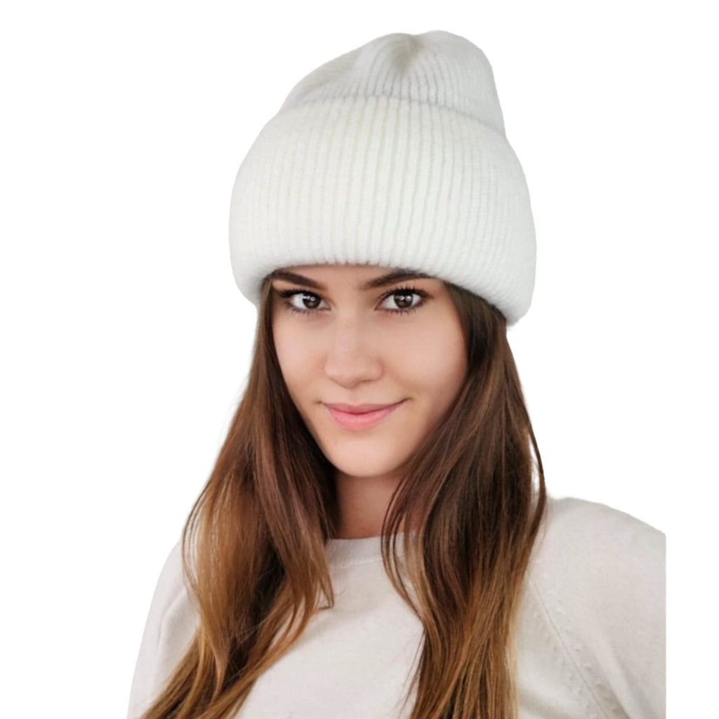 Czapka ALMA w prążek w kolorze ekru, z szerokim podwójnym wywinięciem, doskonała do codziennych stylizacji | KAMEA | Spironik.pl