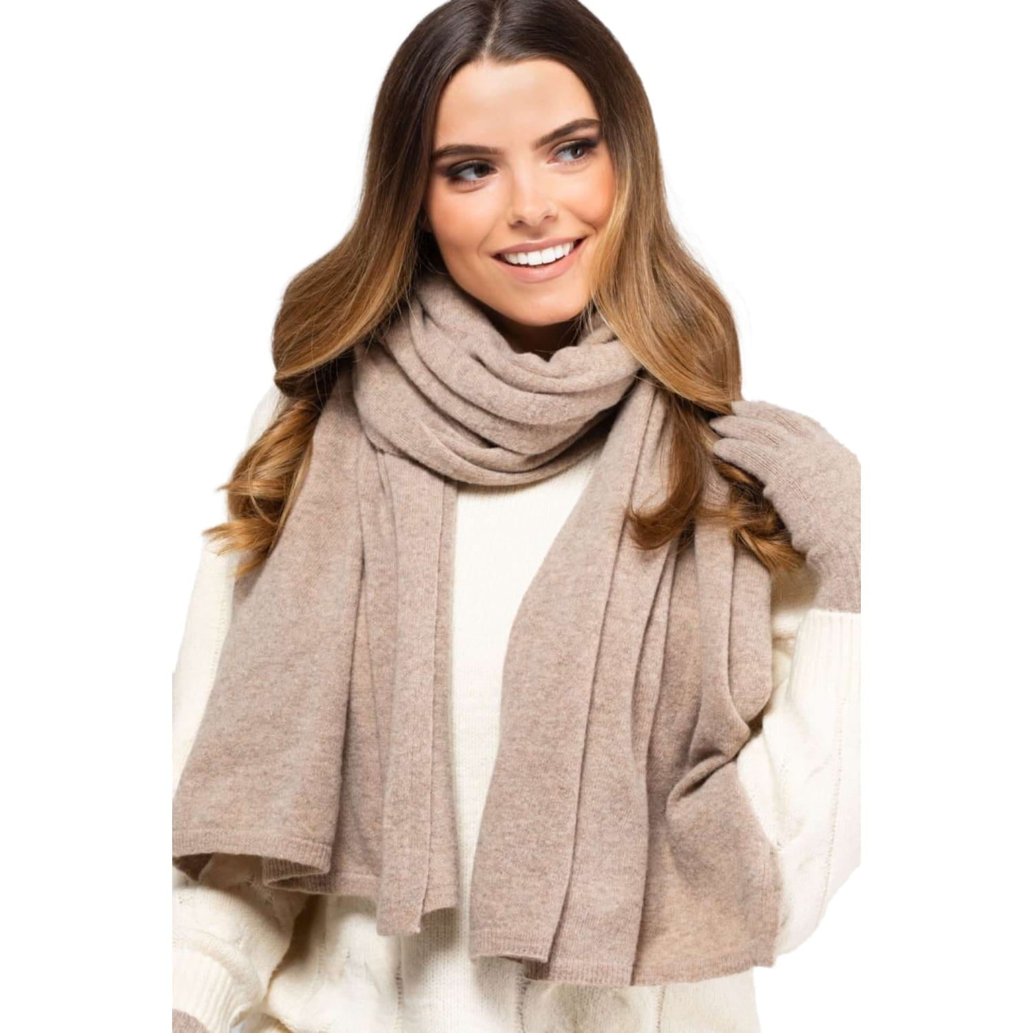 Model: Szalik-01, Kolor: ciemny beżowy, Skład materiału: 80% Wełna; 20% Poliamid, Przeznaczenie: Jesień/Zima, Wymiary(długość/szerokość): 180cm/65cm