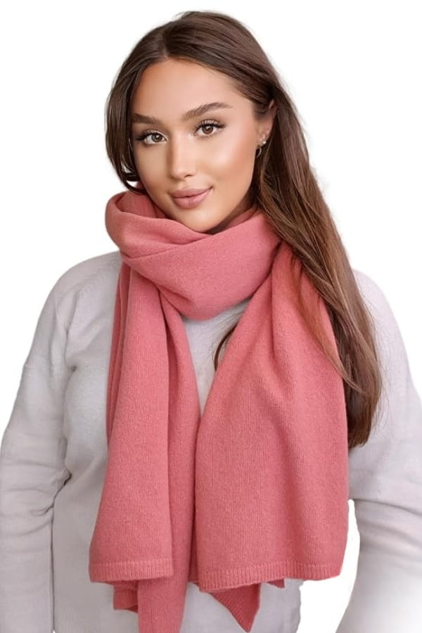 Model: Szalik-01, Kolor: koralowy, Skład materiału: 80% Wełna; 20% Poliamid, Przeznaczenie: Jesień/Zima, Wymiary(długość/szerokość): 180cm/65cm