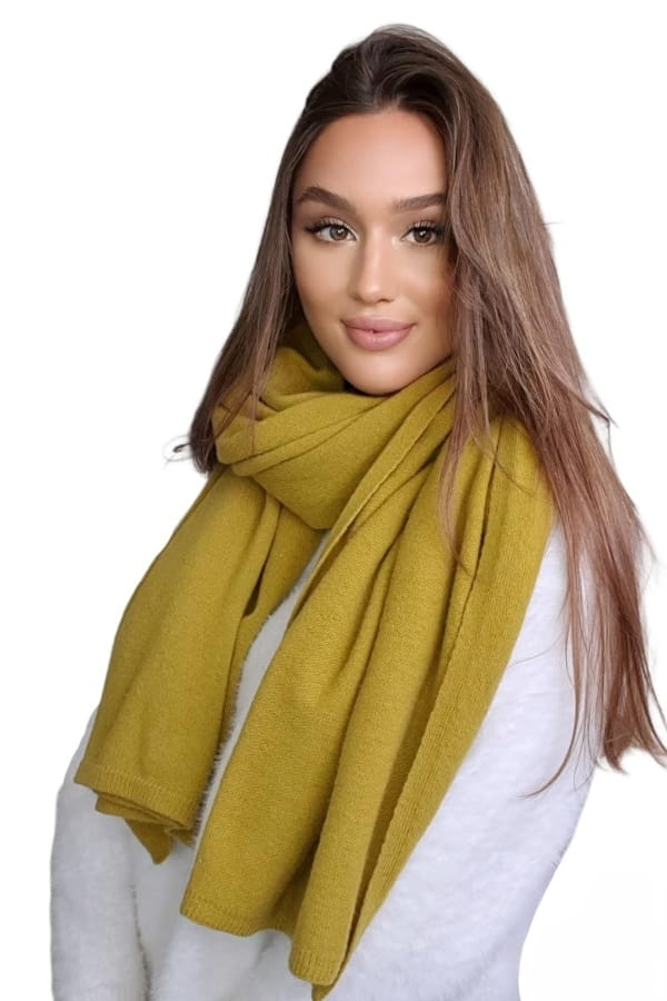 Model: Szalik-01, Kolor: limonka, Skład materiału: 80% Wełna; 20% Poliamid, Przeznaczenie: Jesień/Zima, Wymiary(długość/szerokość): 180cm/65cm