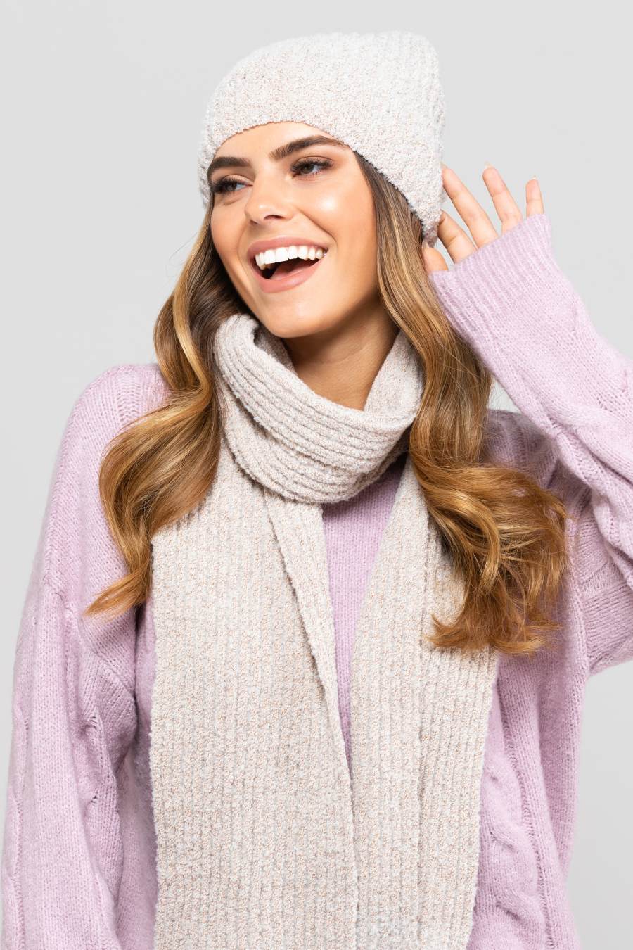 Komplet (Czapka+Szalik), Model: Kadyks-Komplet, Kolor: ekru, Skład materiału: 46% Poliakryl; 22% Poliester; 12% Poliamid; 10% Wełna; 5% Alpaka; 4% Poliester Metalik; 1% Elastan, Rozmiar: Uniwersalny (54-60) (Komplet (Czapka+Szalik), zdjęcie 3)