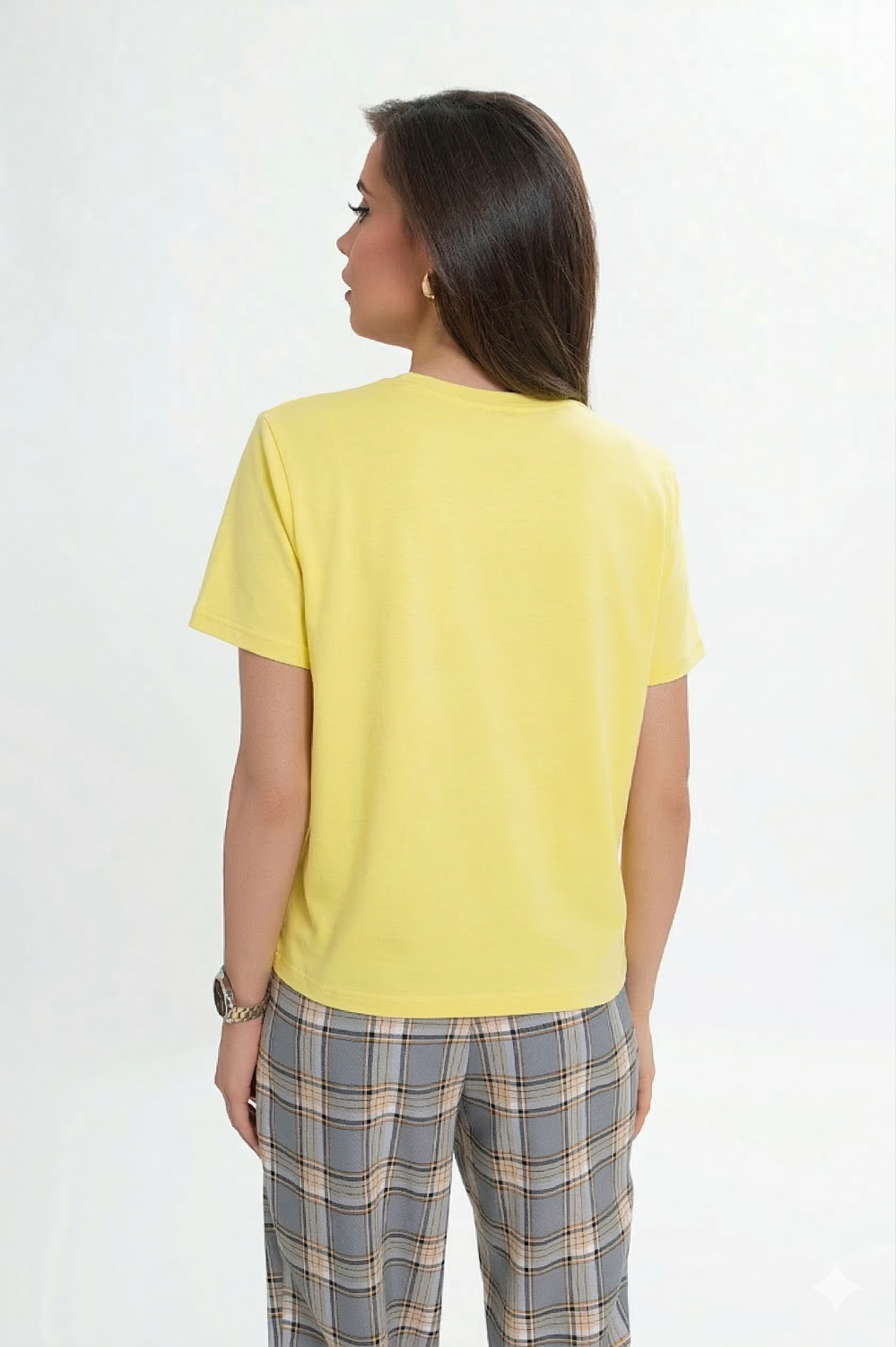 Żółta bluzka z elastycznej bawełnianej dzianiny z poduszkami na ramionach i prostym dekoltem plisowanym | Bastet | Spironik.pl