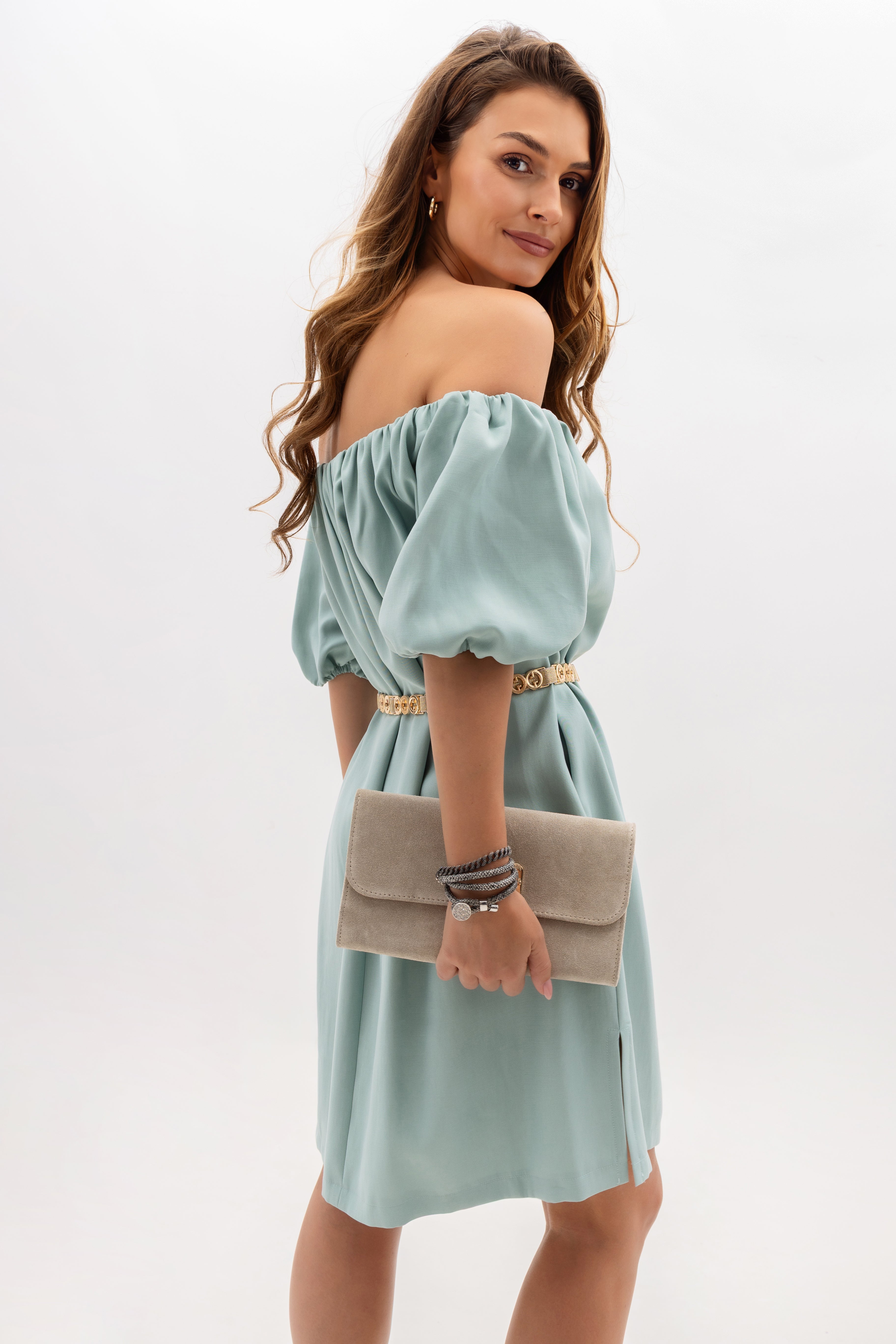 Mint off-the-shoulder dress with puff sleeves and pockets — styling for brunch, meeting friends, and summer party | Bastet | Spironik.pl