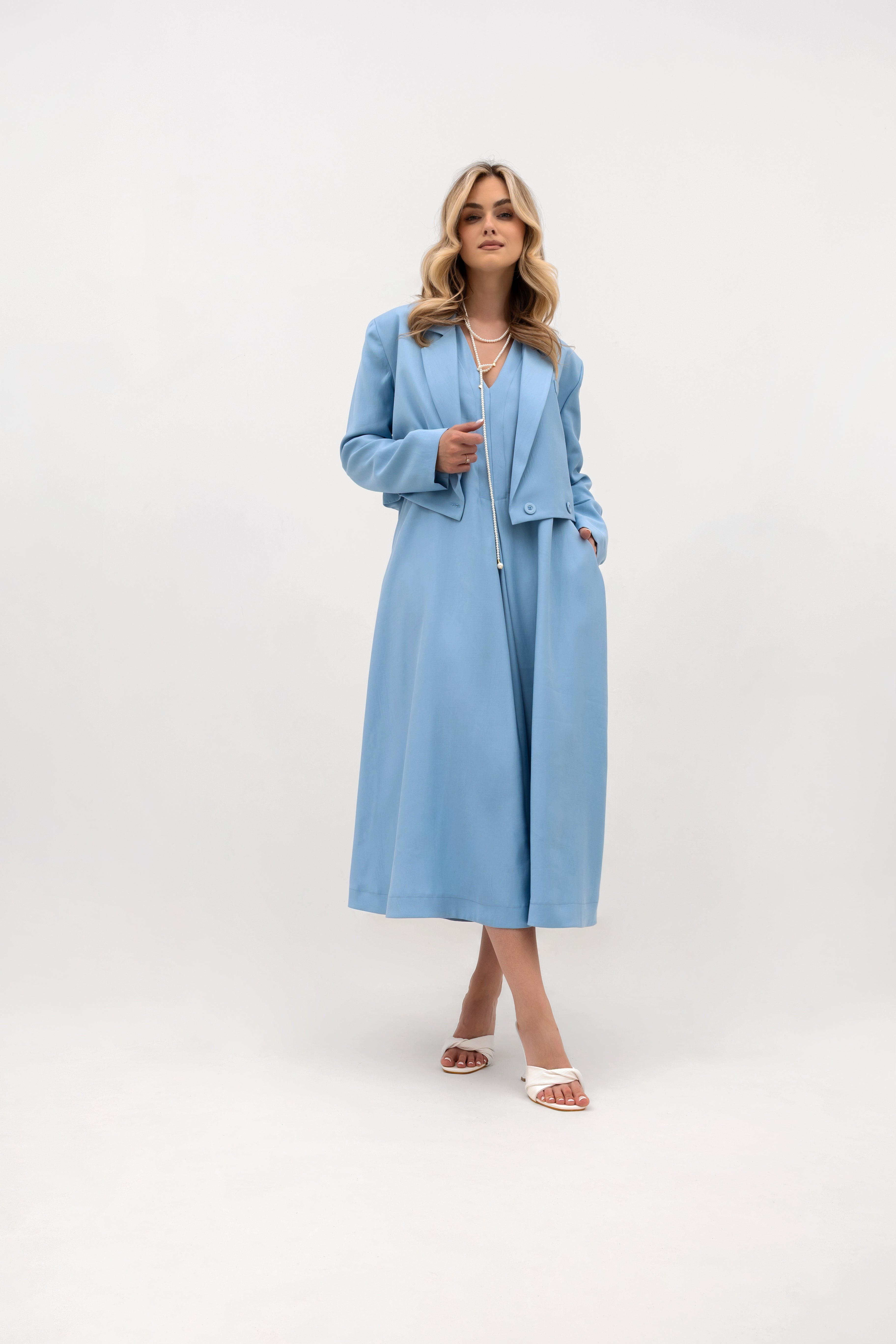 Sukienka midi z dekoltem w serek, idealna na wesele lub komunię | Bastet | Spironik.pl