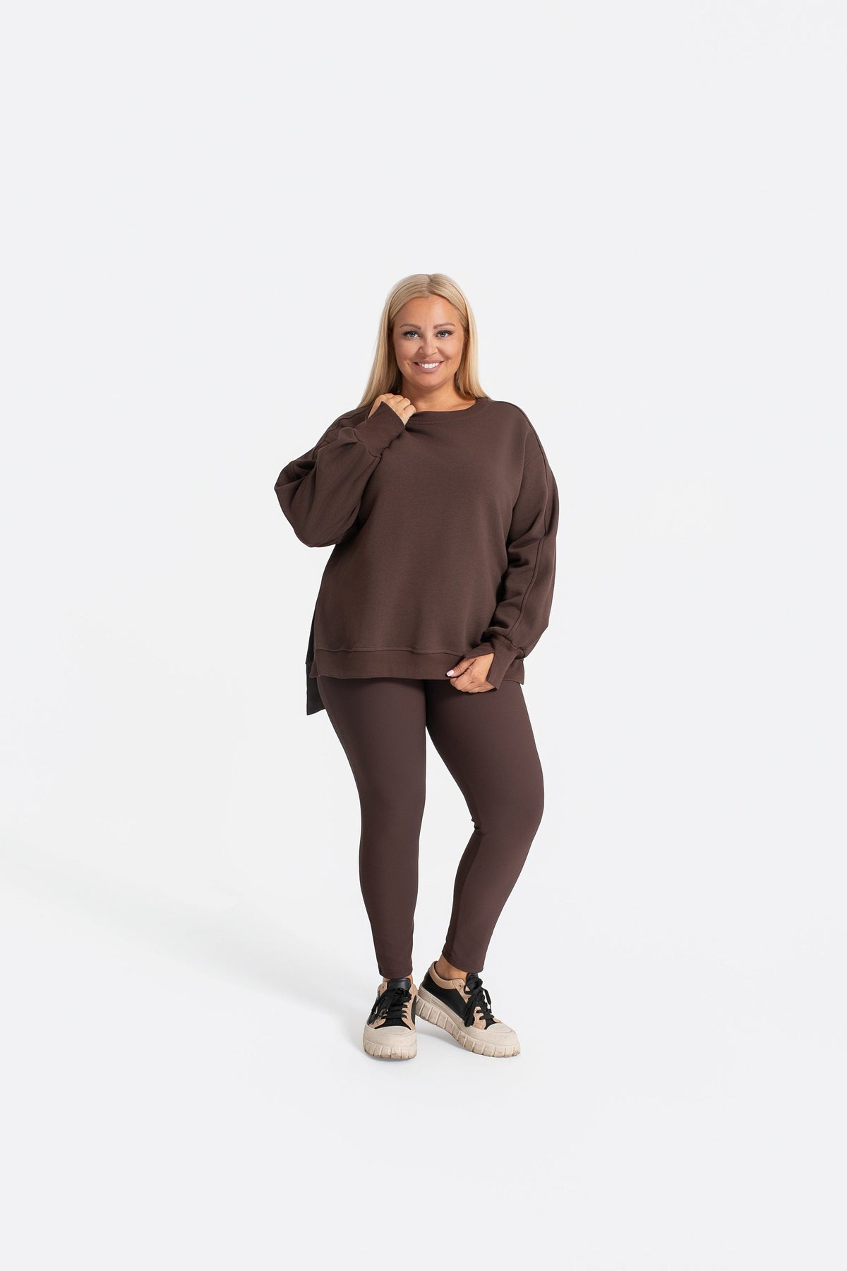 MIRA Bluza dresowa damska z bawełny. Kolor Czekoladowy