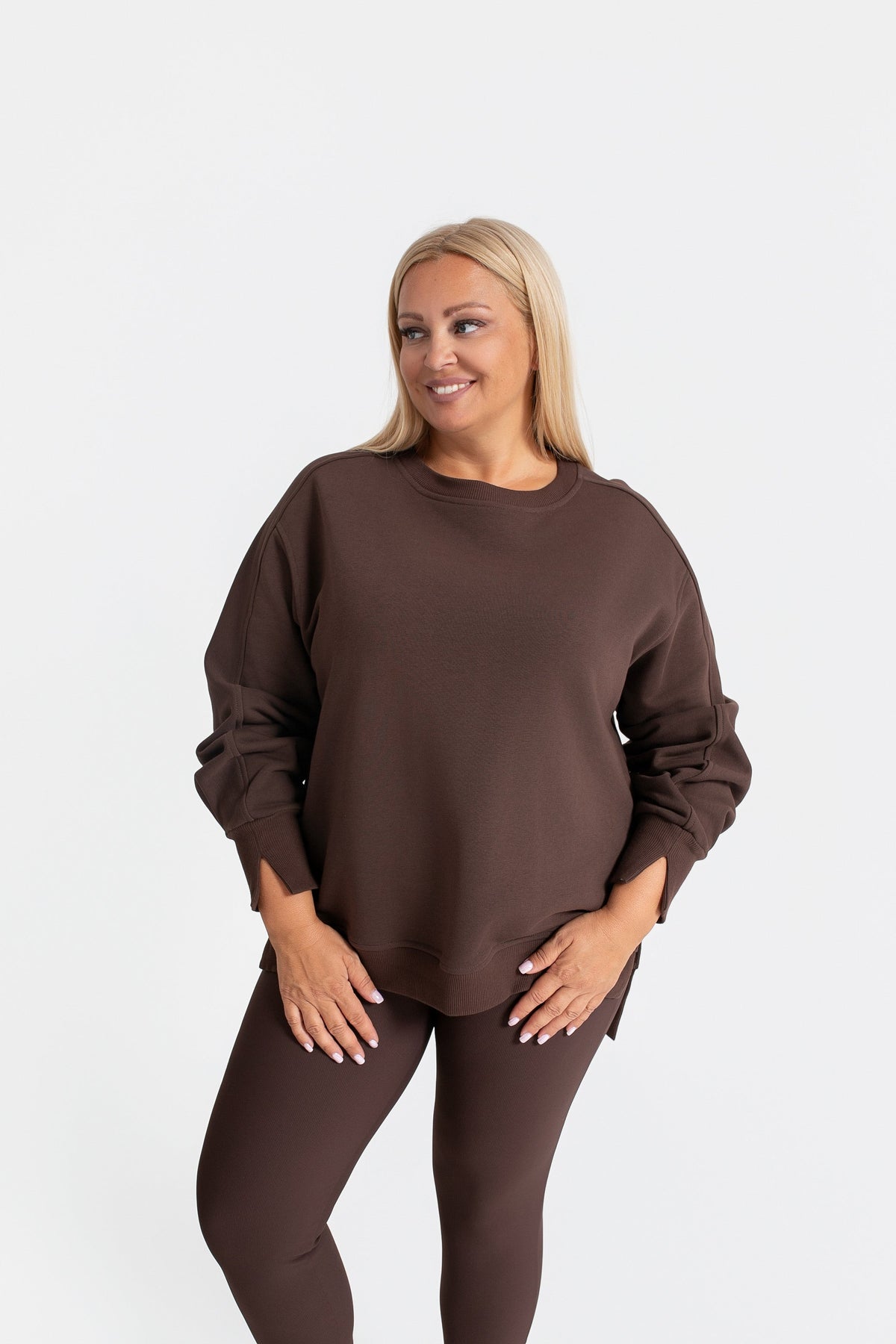 MIRA Bluza dresowa damska z bawełny. Kolor Czekoladowy
