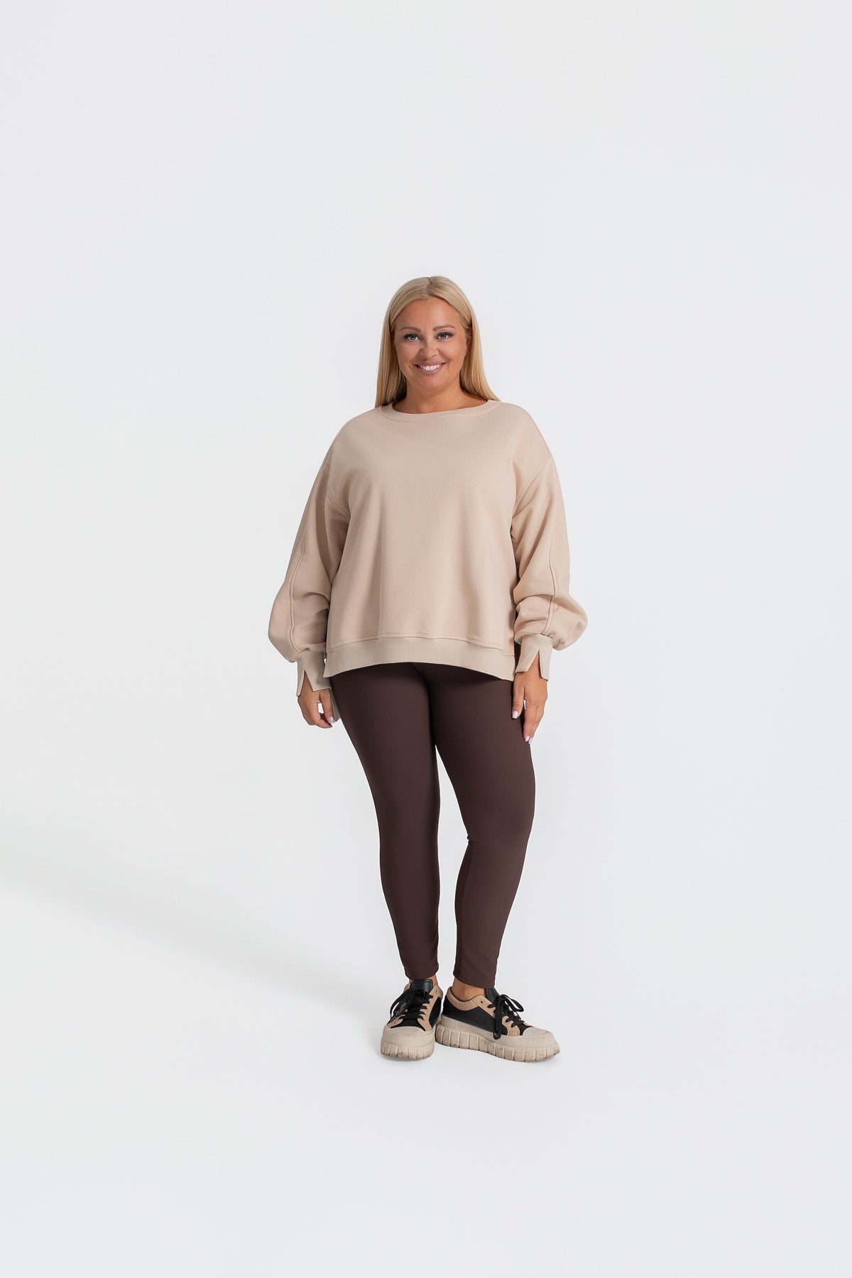 MIRA Bluza dresowa damska z bawełny. Kolor Beżowy