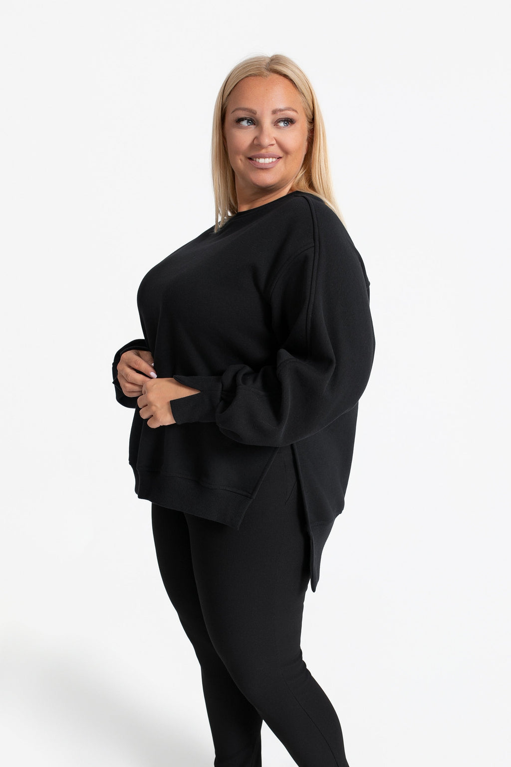 MIRA Bluza dresowa damska z bawełny. Kolor Czarny