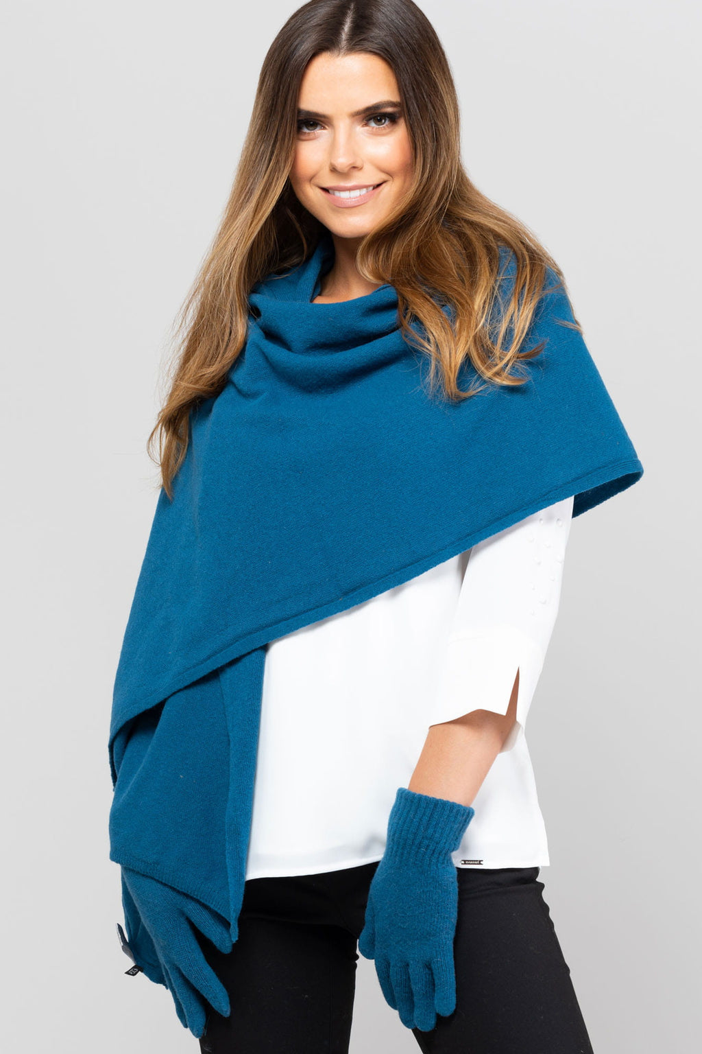 Model: Szalik-01, Kolor: turkusowy, Skład materiału: 80% Wełna; 20% Poliamid, Przeznaczenie: Jesień/Zima, Wymiary(długość/szerokość): 180cm/65cm