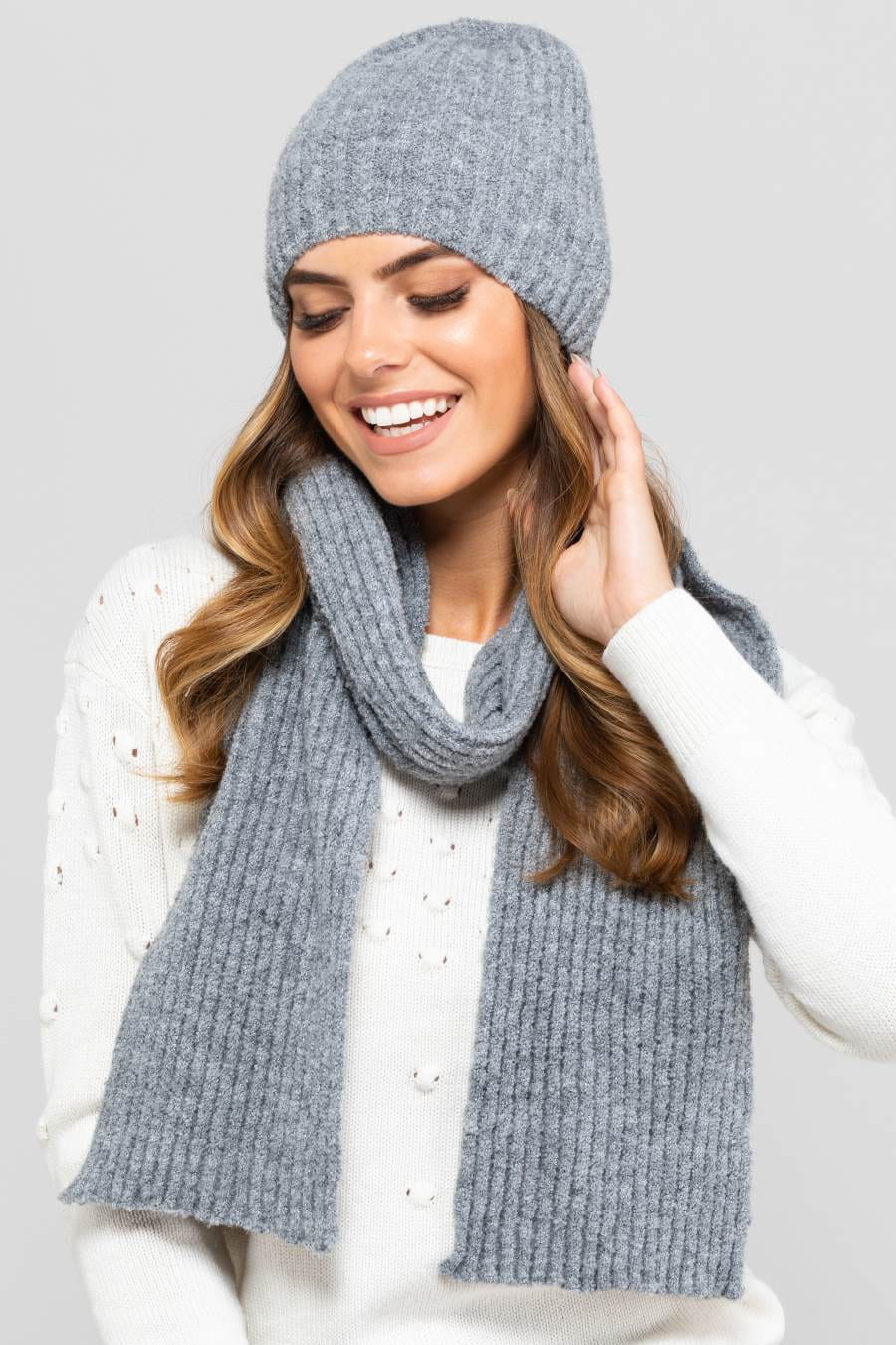 Model: Kadyks-Szalik, Kolor: szary, Skład materiału: 46% Poliakryl; 22% Poliester; 12% Poliamid; 10% Wełna; 5% Alpaka; 4% Poliester Metalik; 1% Elastan