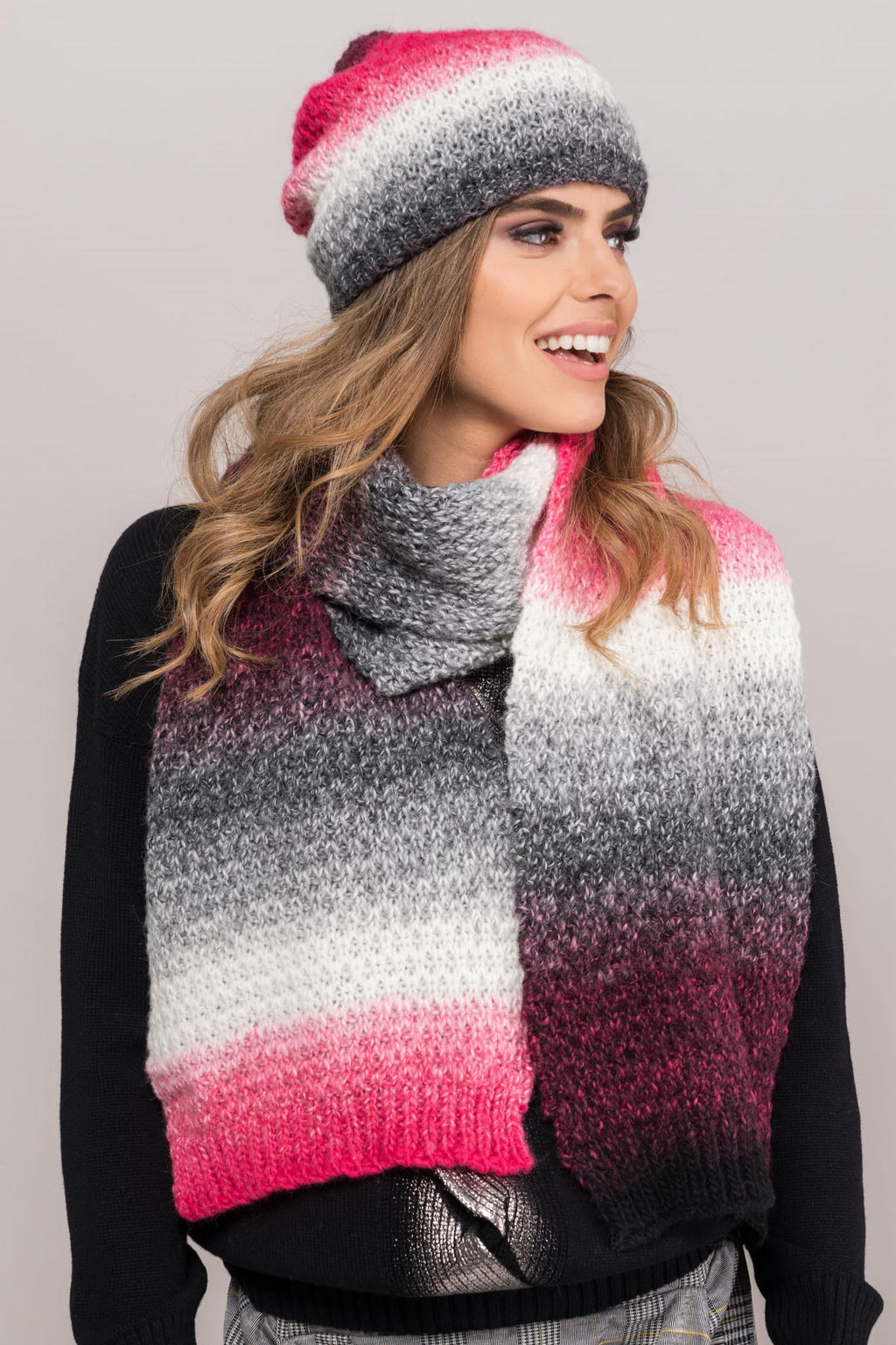 Zbliżenie na fakturę czapki New York, wykonanej z wełny, alpaki i poliakrylu | KAMEA | Spironik.pl