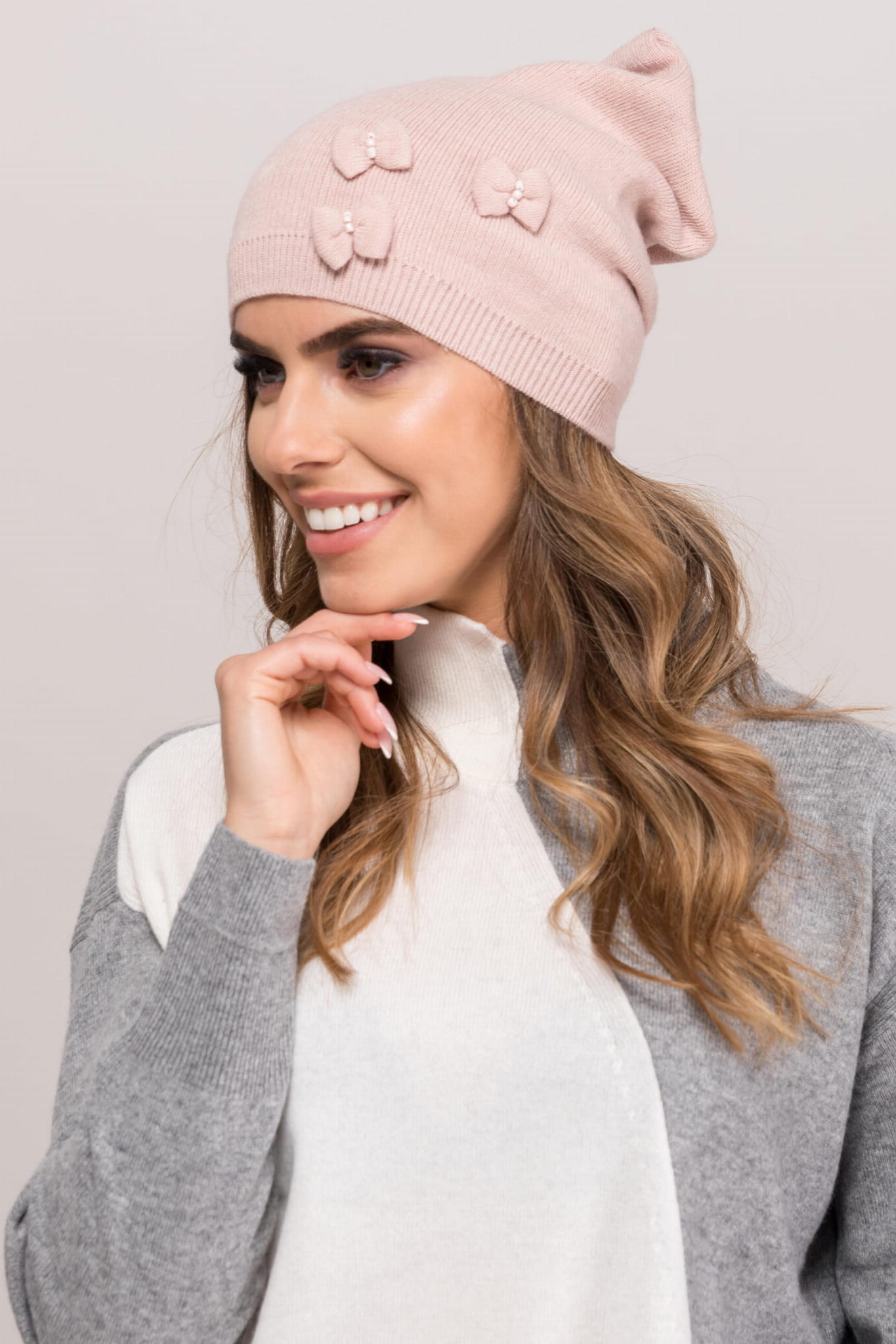 Czapka Damska, Model: Renata, Kolor: różowy, Skład materiału: 50% Wełna; 20% Alpaka; 20% Akryl; 10% Moher, Rozmiar: Uniwersalny (54-60) (Czapka Damska, zdjęcie 2)