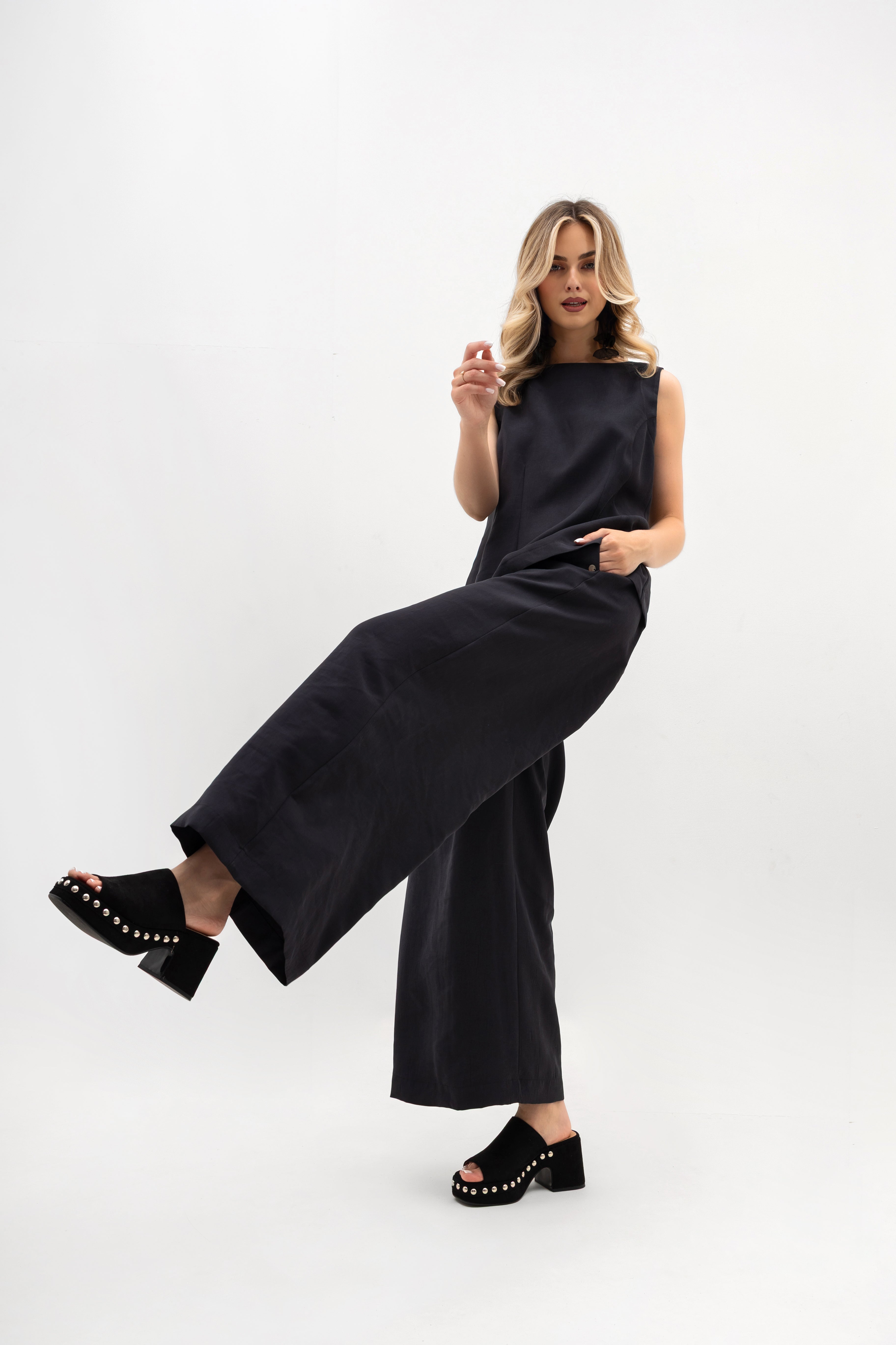 Nowoczesny top z wysoką zawartością wiskozy, zapewniający komfort noszenia | Bastet | Spironik.pl