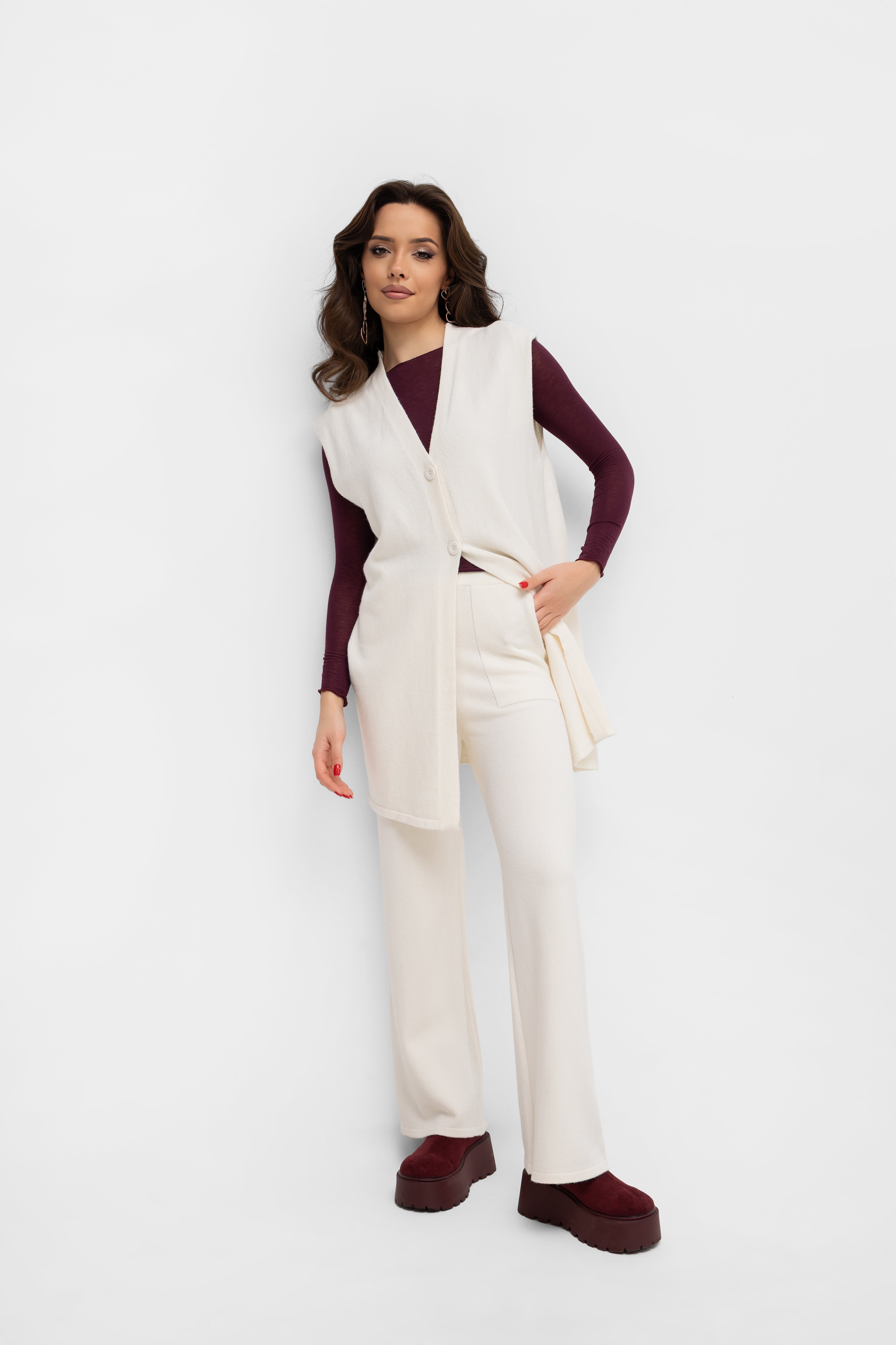 Wygodny komplet z dzianiny, łączący elegancję z przytulnością w nowoczesnym stylu | Bastet | Spironik.pl