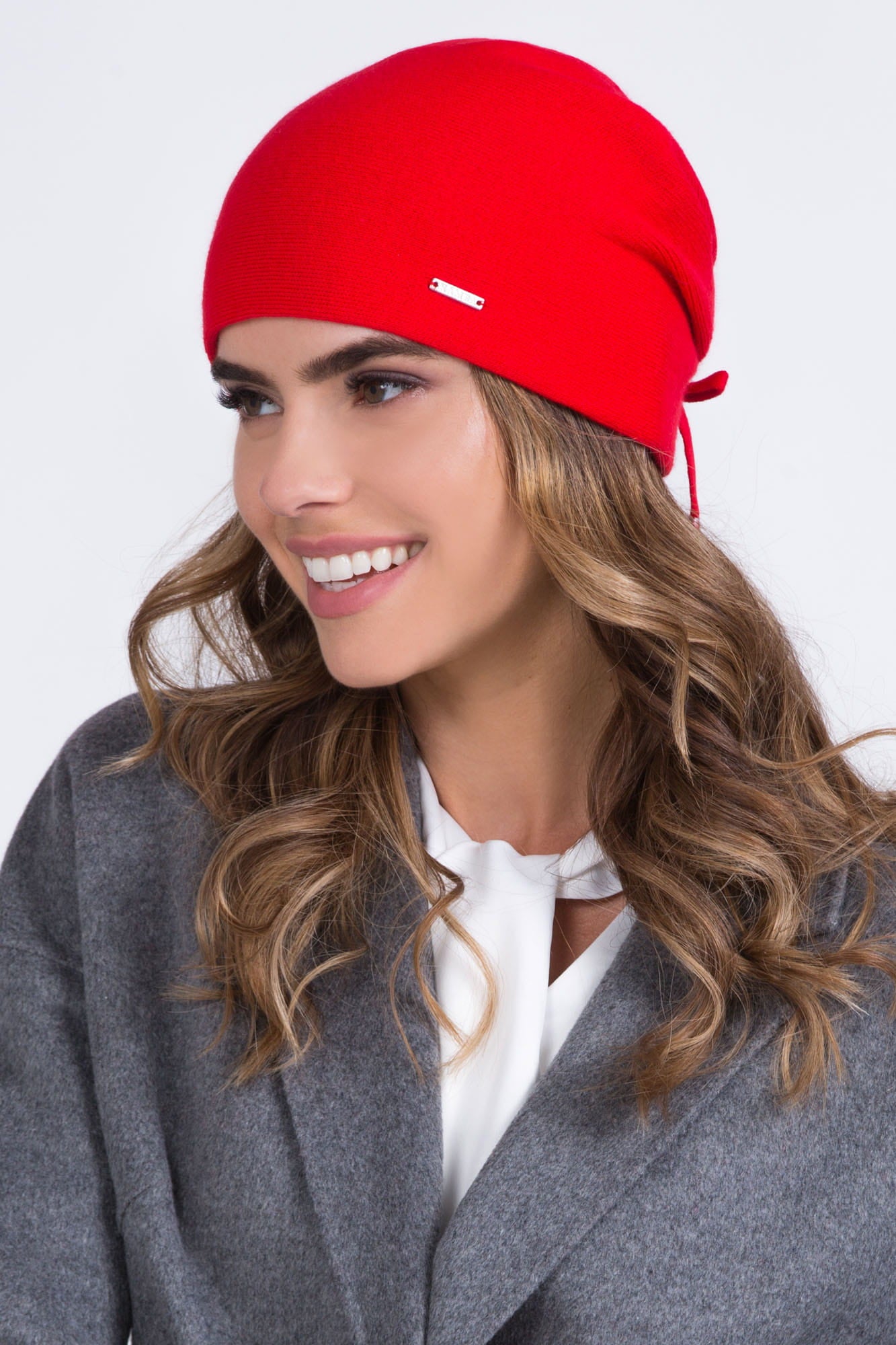 Detal czapki GLORIA, wykonanej z akrylu, wełny i poliamidu, idealnej na jesień i zimę | KAMEA | Spironik.pl