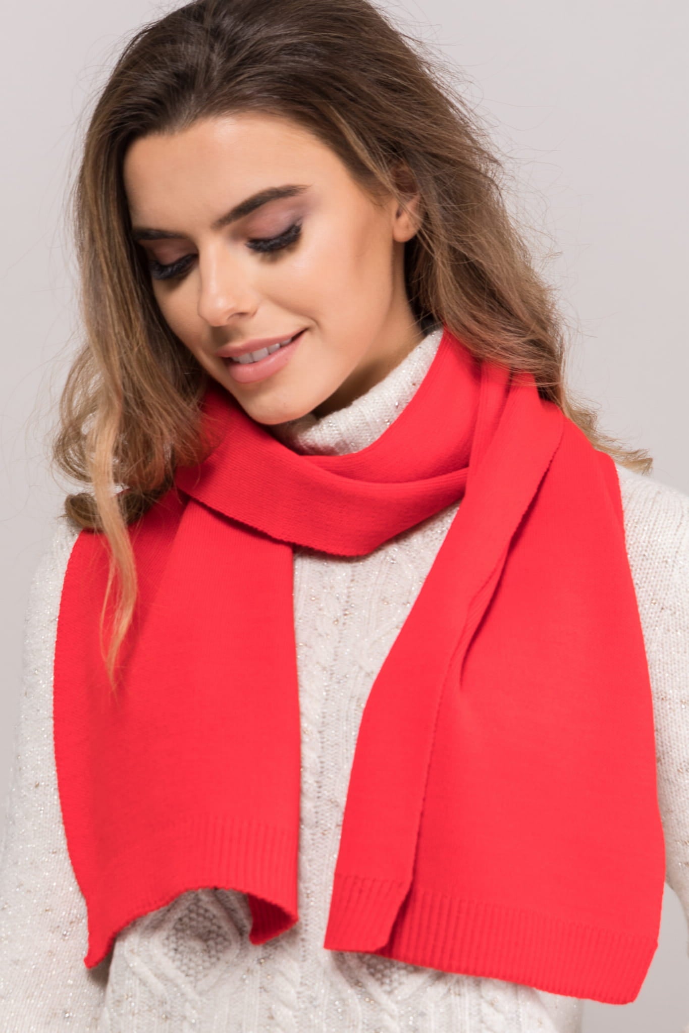 Model: Szalik-06, Kolor: koralowy, Skład materiału: 50% Akryl; 30% Wełna; 20% Poliamid