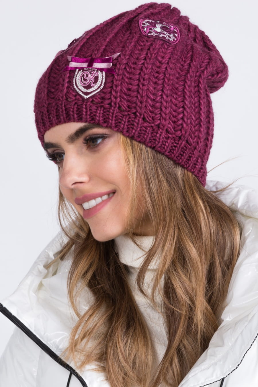 Czapka Damska, Model: Wanda, Kolor: malinowy, Skład materiału: 50% Wełna; 20% Alpaka; 20% Akryl; 10% Moher, Rozmiar: Uniwersalny (54-60) (Czapka Damska, zdjęcie 2)