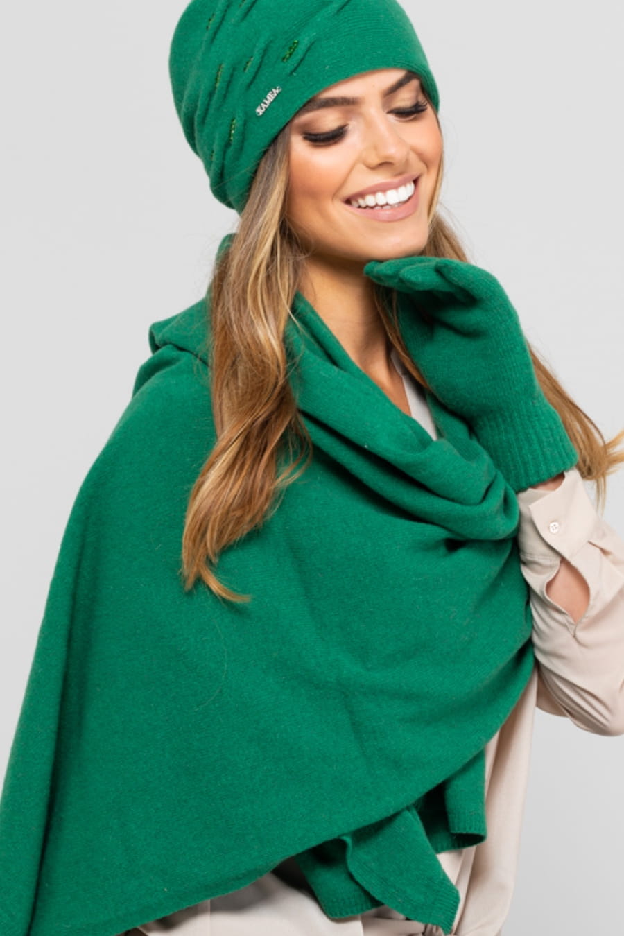 Model: Szalik-01, Kolor: zielony, Skład materiału: 80% Wełna; 20% Poliamid, Przeznaczenie: Jesień/Zima, Wymiary(długość/szerokość): 180cm/65cm