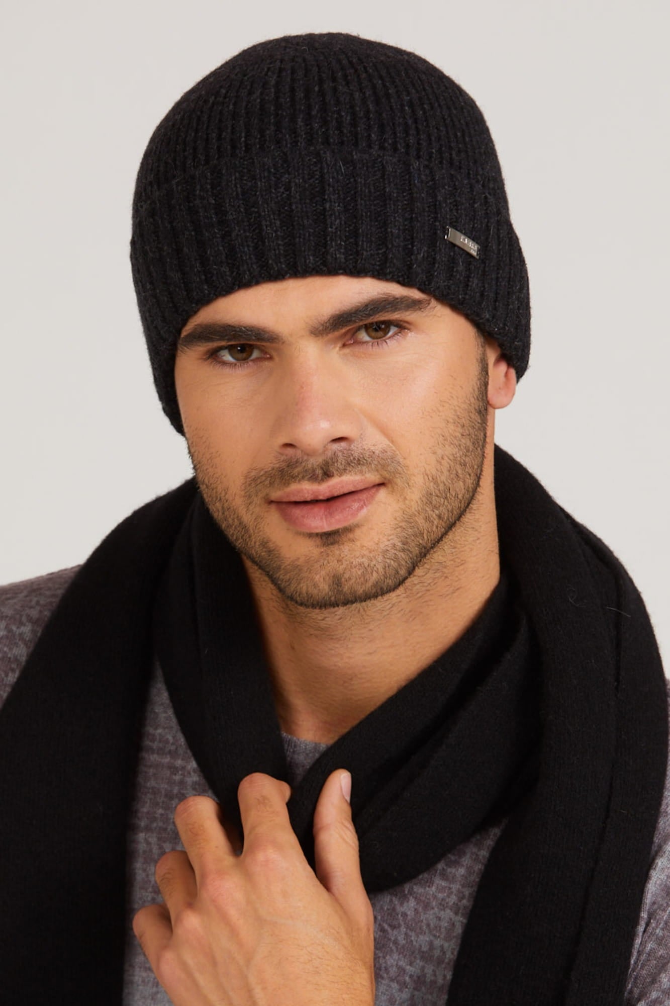 Detal czapki BAFO z bliska, ukazujący wysokiej jakości wełnianą przędzę i strukturę materiału | KAMEA | Spironik.pl