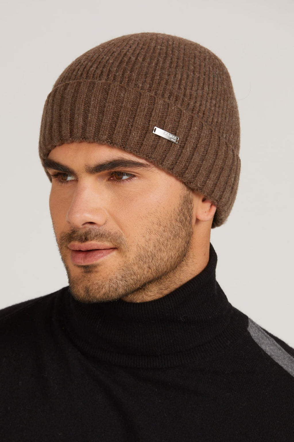 Czapki, Model: Carlos, Kolor: jasny brązowy, Skład materiału: 80% Wełna; 20% Poliamid, Rozmiar: Uniwersalny (54-62)