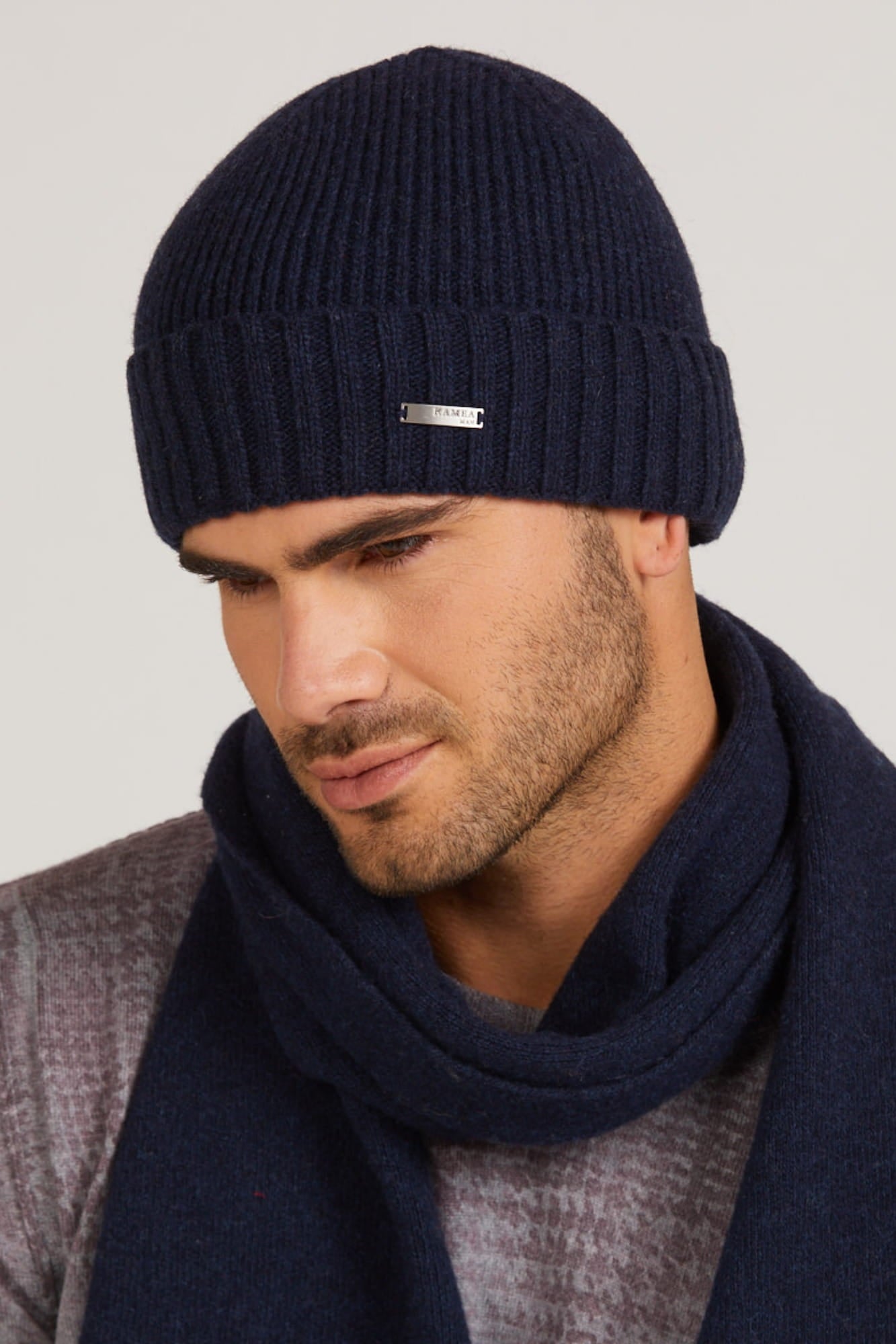 Czapka męska Carlos w kolorze granatowym, idealna na zimowe dni, rozmiar uniwersalny | KAMEA | Spironik.pl