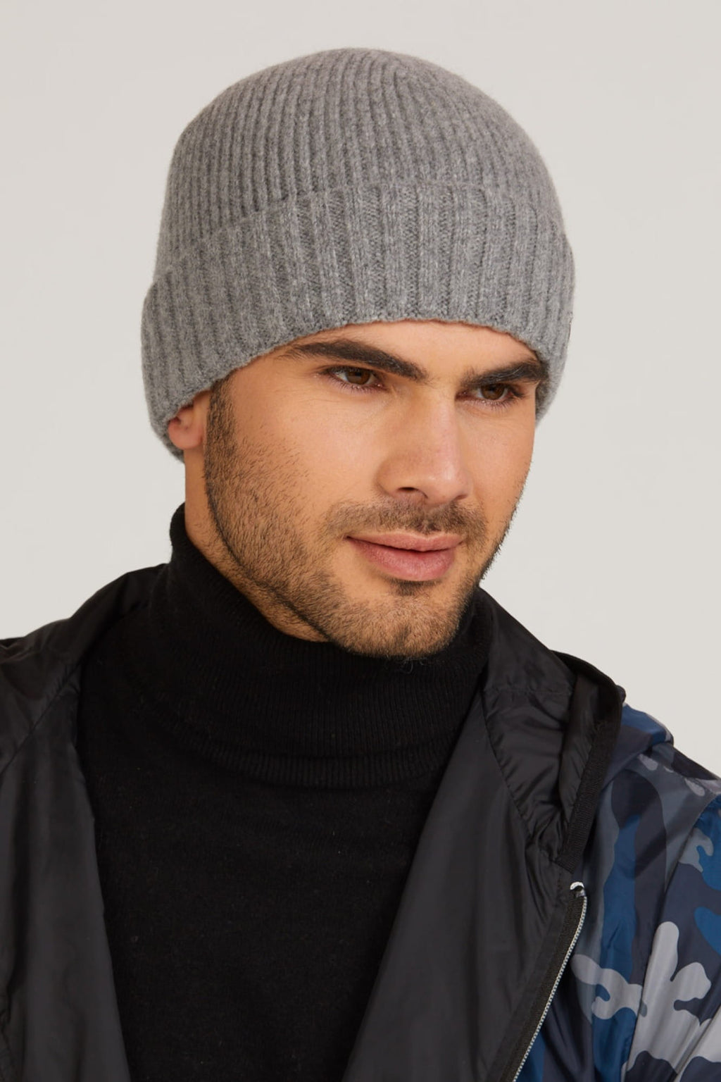 Czapki, Model: Carlos, Kolor: szary, Skład materiału: 80% Wełna; 20% Poliamid, Przeznaczenie: Jesień/Zima, Rozmiar: Uniwersalny (54-62)