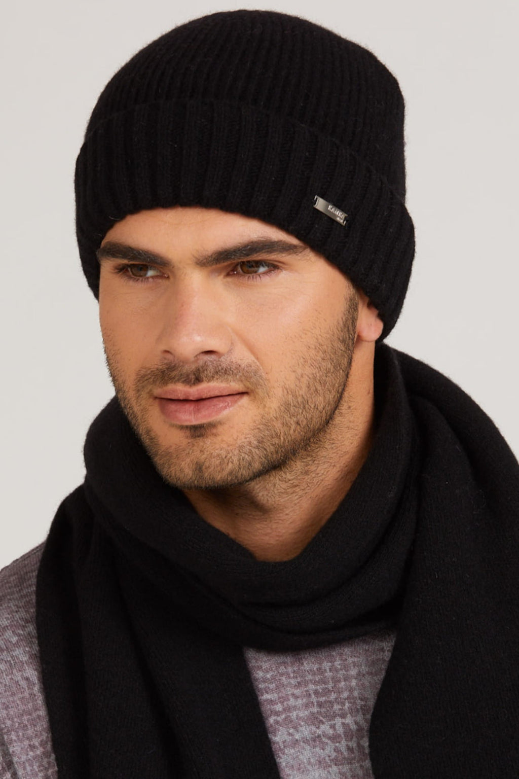 Czapki, Model: Carlos, Kolor: czarny, Skład materiału: 80% Wełna; 20% Poliamid, Rozmiar: Uniwersalny (54-62)