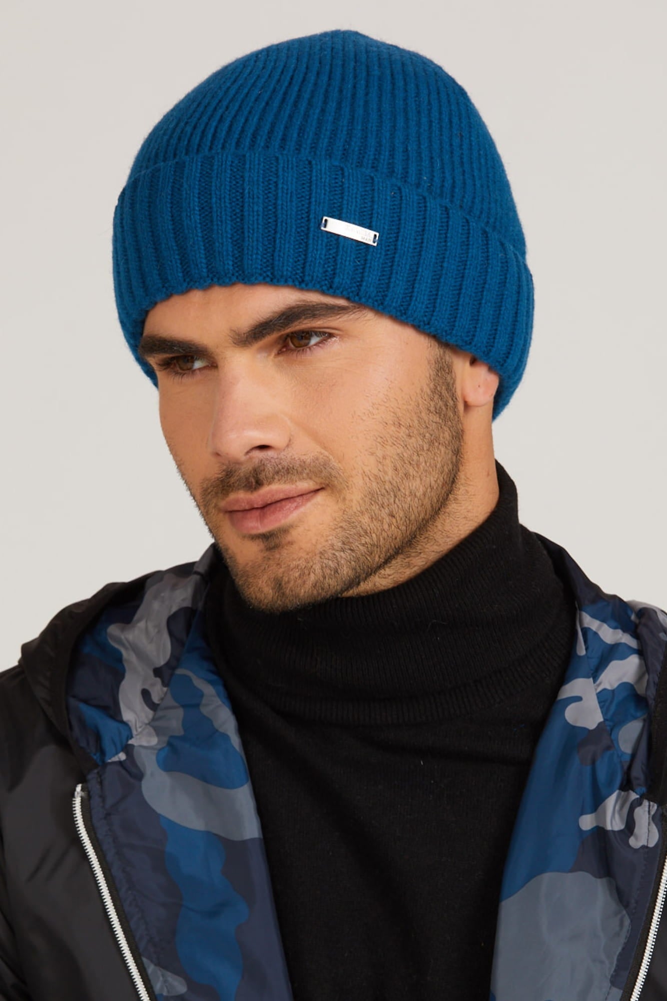 Czapki, Model: Carlos, Kolor: niebieski, Skład materiału: 80% Wełna; 20% Poliamid, Przeznaczenie: Jesień/Zima, Rozmiar: Uniwersalny (54-62)