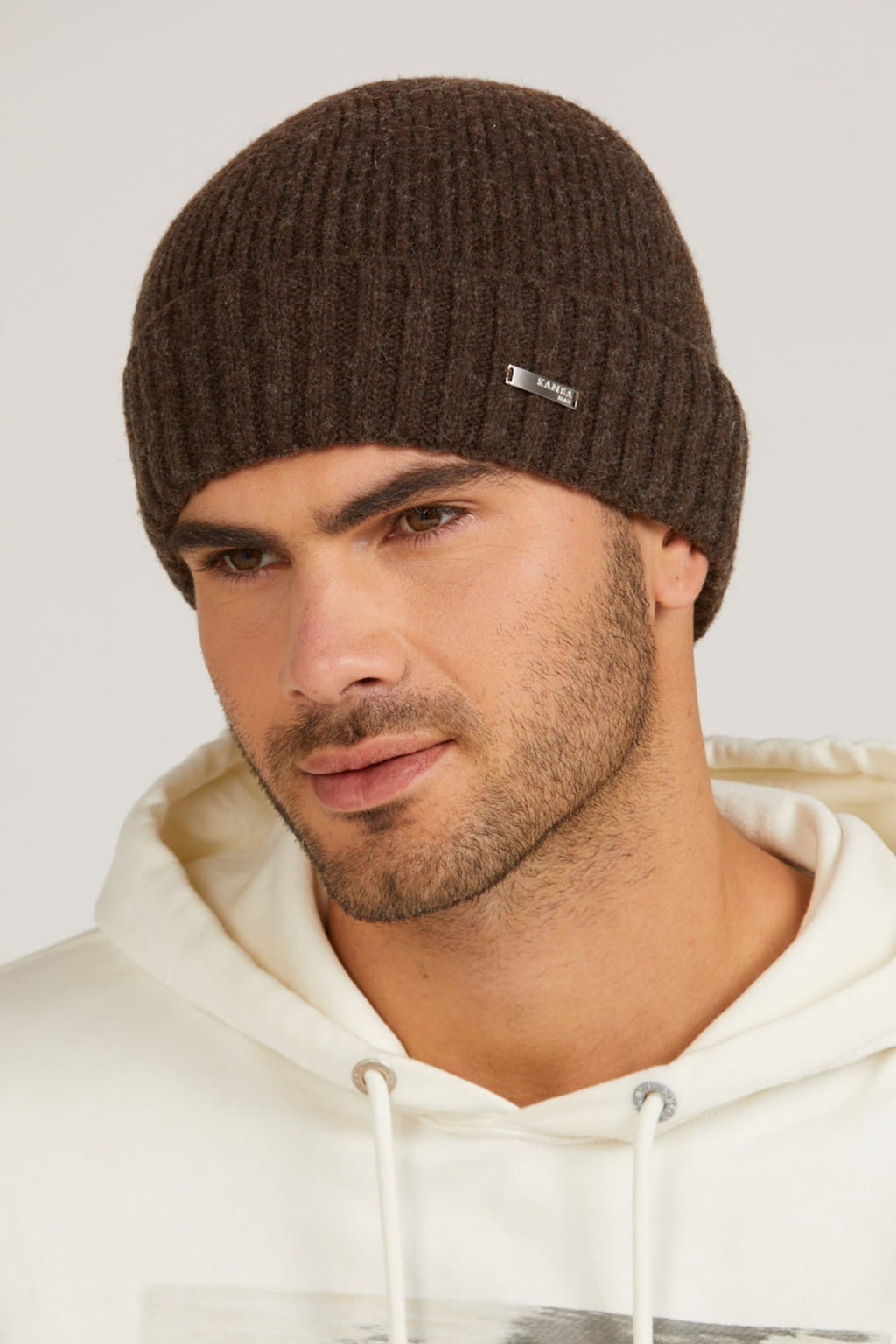 Czapki, Model: Carlos, Kolor: brązowy, Skład materiału: 80% Wełna; 20% Poliamid, Rozmiar: Uniwersalny (54-62)