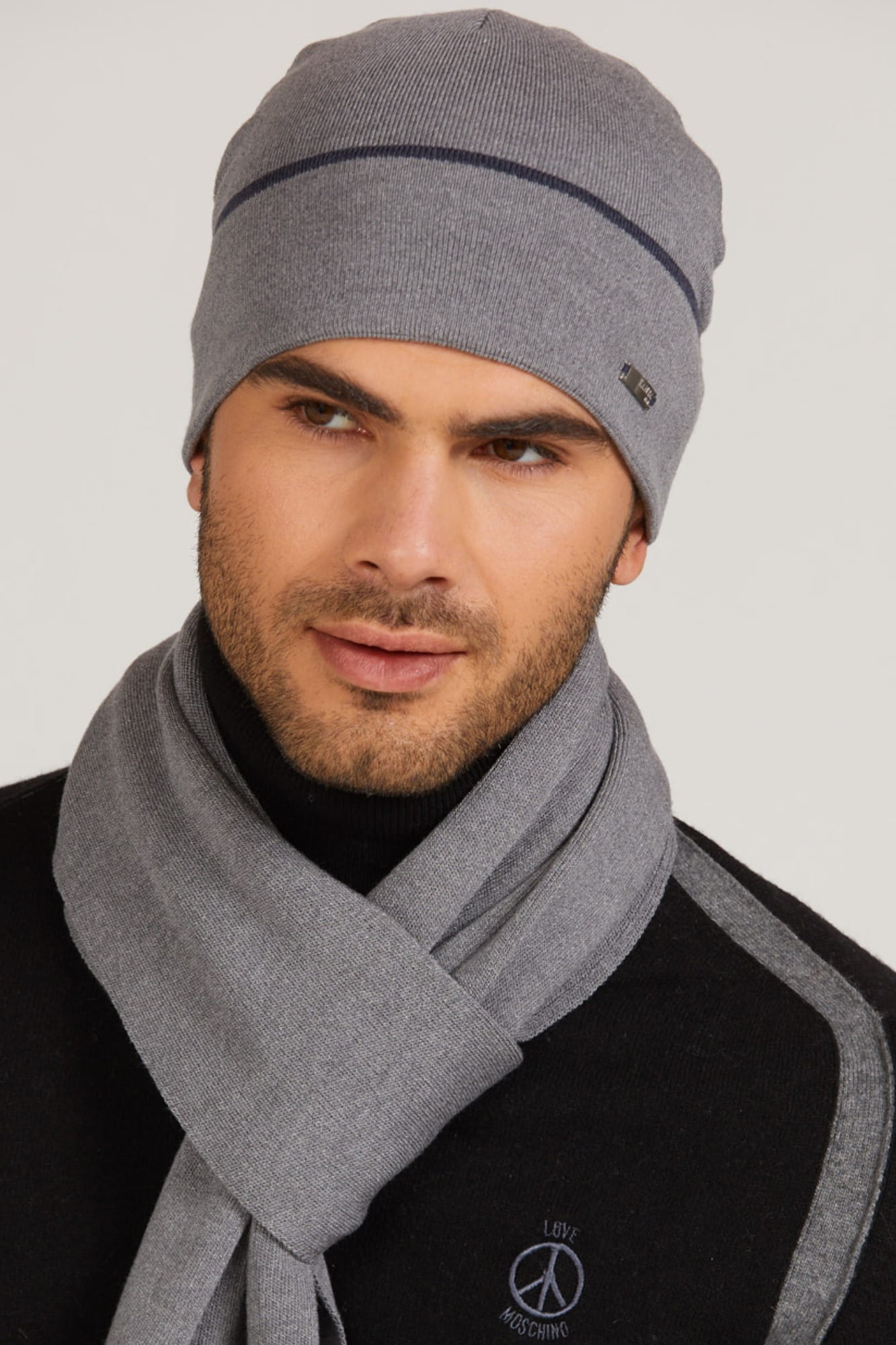 Detal czapki męskiej Mateo, ukazujący fakturę materiału i staranne wykończenie | KAMEA | Spironik.pl