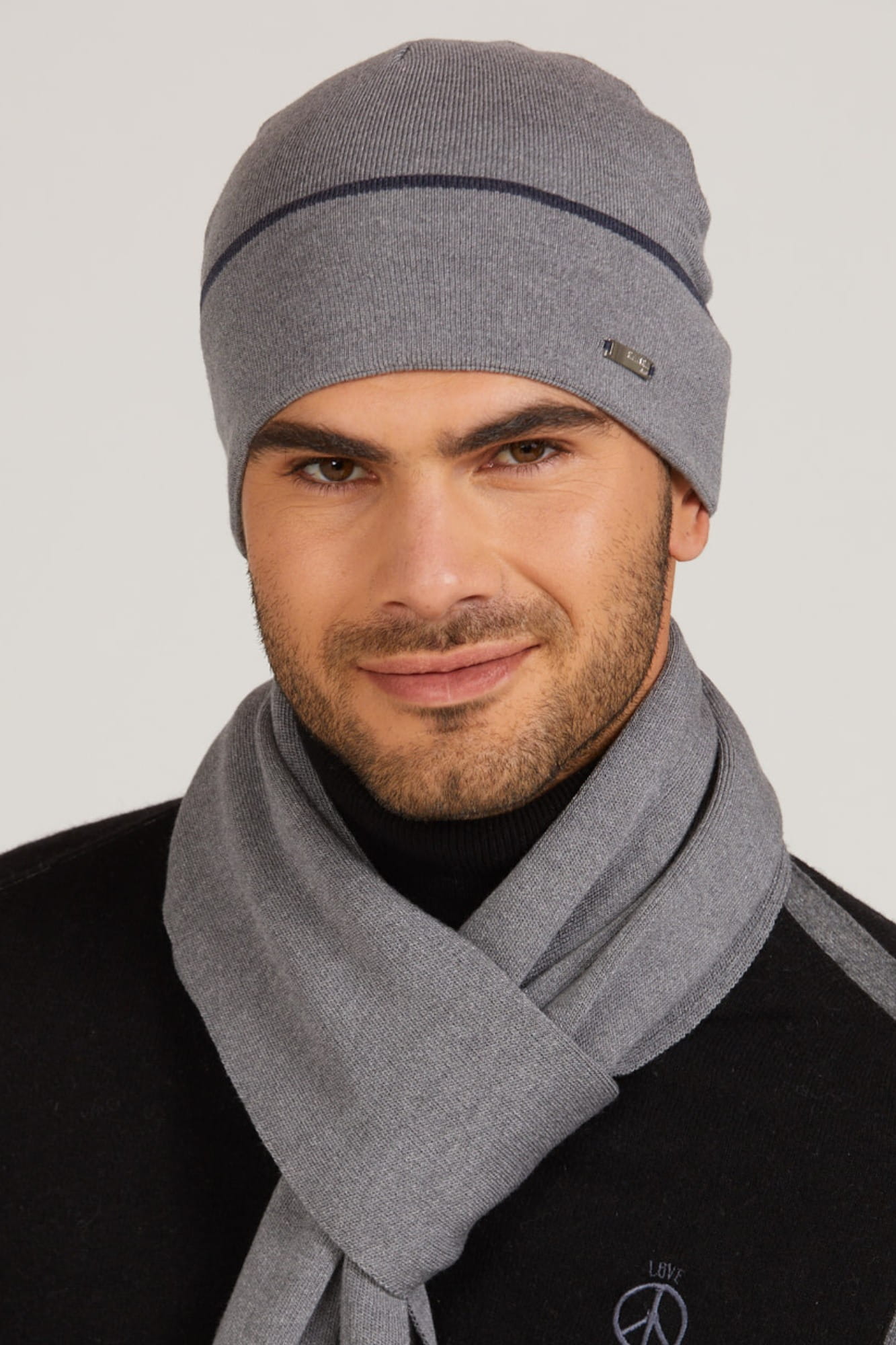 Czapki, Model: Mateo, Kolor: szary, Skład materiału: 68% Wiskoza; 29% Akryl; 3% Elastan, Rozmiar: Uniwersalny (54-62)