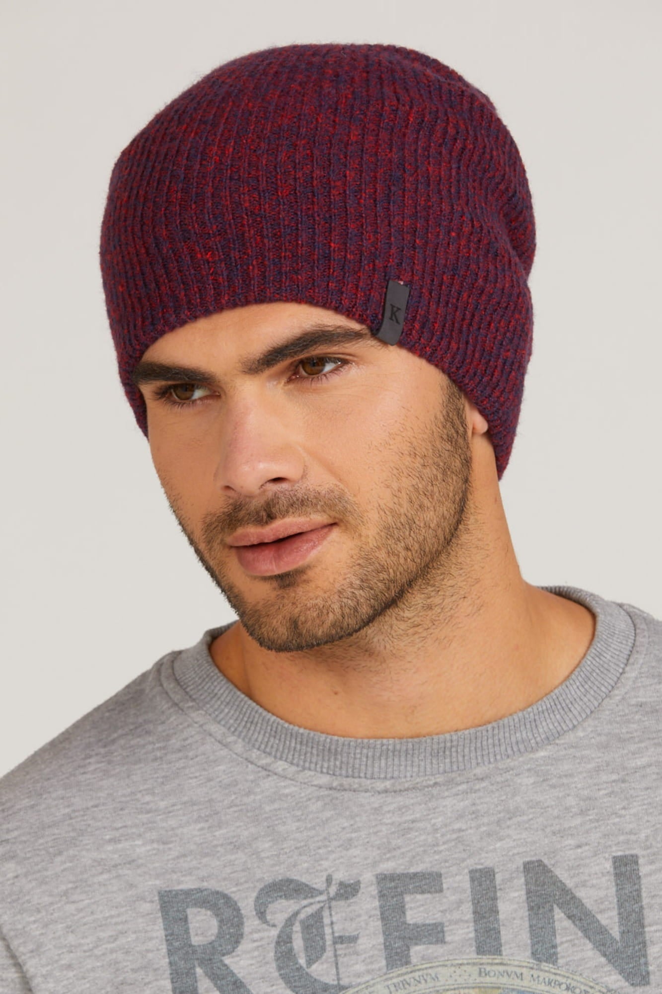 Czapki, Model: Orazio, Kolor: ceglany, Skład materiału: 32% Poliakryl; 27% Poliamid; 26% Bawełna; 14% Wełna; 1% Elastan, Przeznaczenie: Jesień/Zima, Rozmiar: Uniwersalny (54-62)