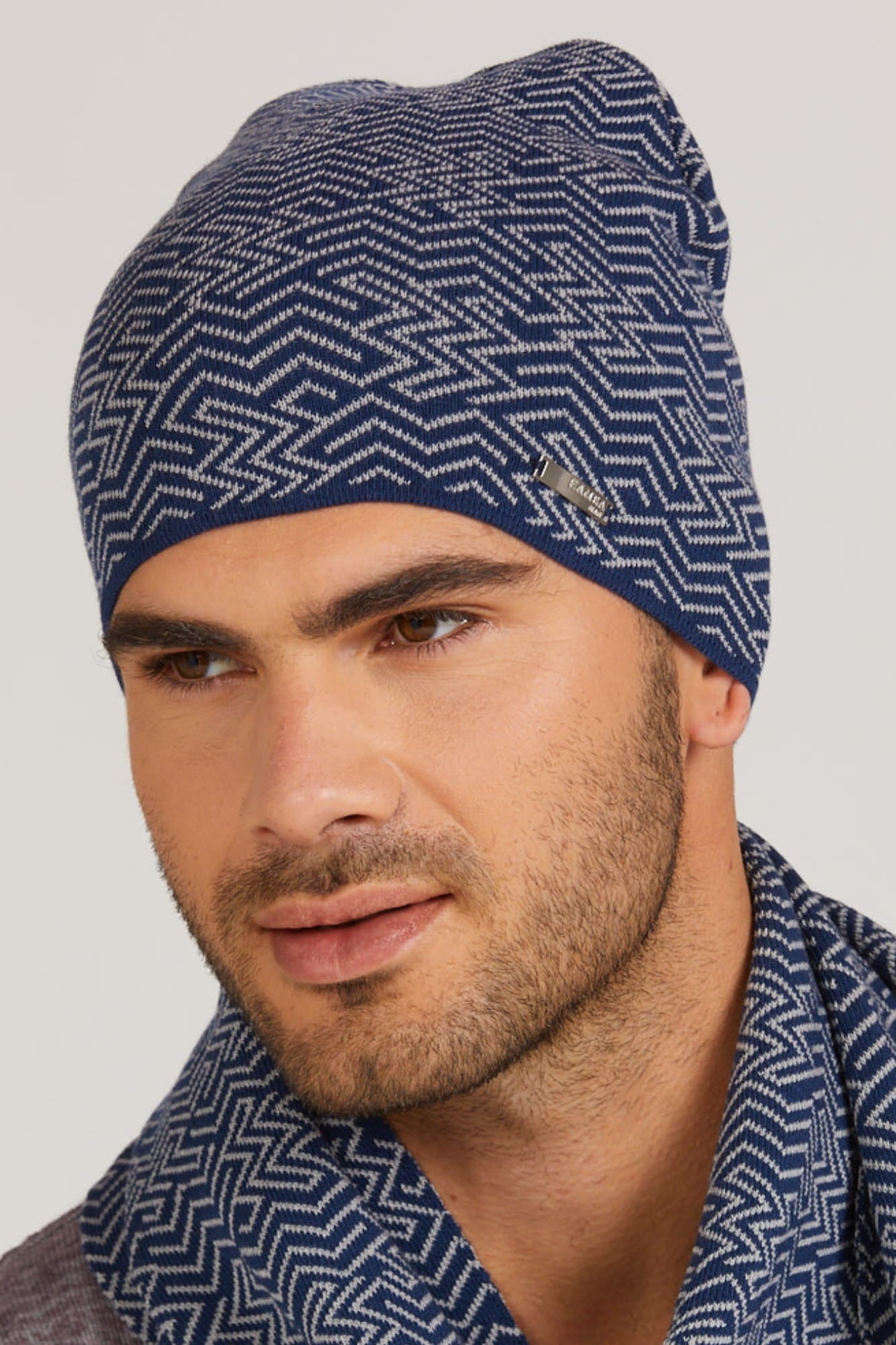 Czapka Męska, Model: Rufino, Kolor: granatowy, Skład materiału: 97% Wiskoza; 3% Elastan, Przeznaczenie: Jesień/Zima, Rozmiar: Uniwersalny (54-62) (Czapka Męska, zdjęcie 2)