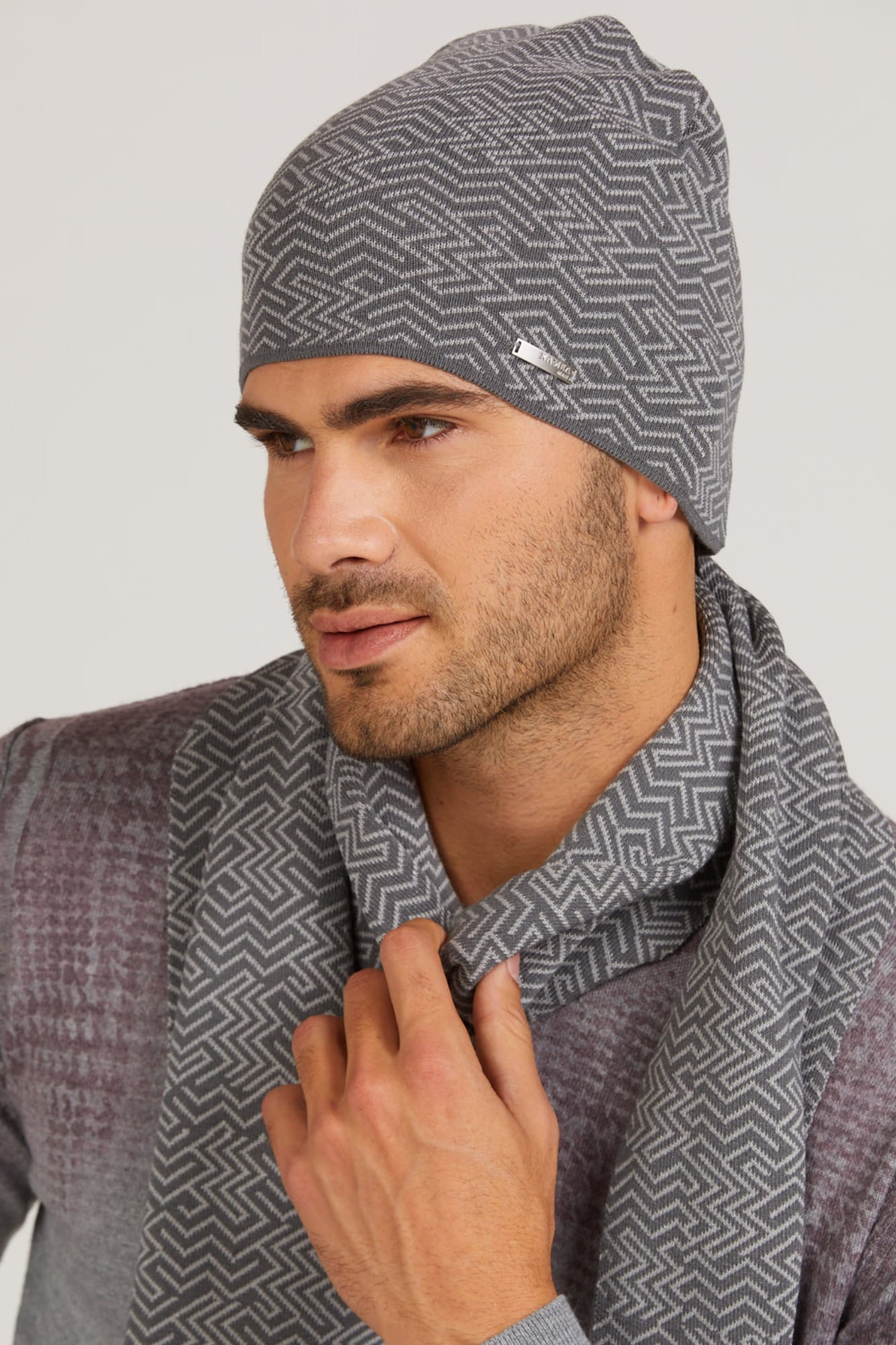 Czapka Męska, Model: Rufino, Kolor: grafitowy, Skład materiału: 97% Wiskoza; 3% Elastan, Przeznaczenie: Jesień/Zima, Rozmiar: Uniwersalny (54-62)