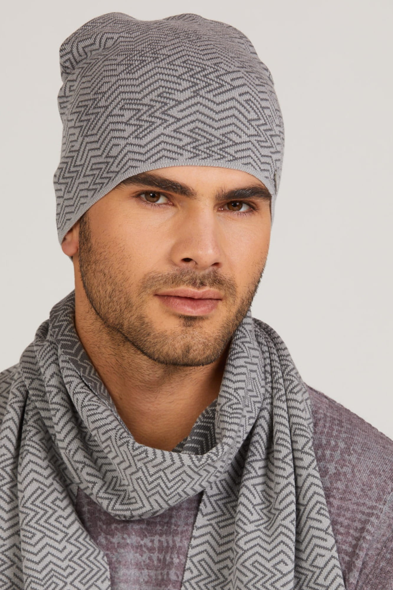 Czapka Męska, Model: Rufino, Kolor: szary, Skład materiału: 97% Wiskoza; 3% Elastan, Rozmiar: Uniwersalny (54-62) (Czapka Męska, zdjęcie 3)