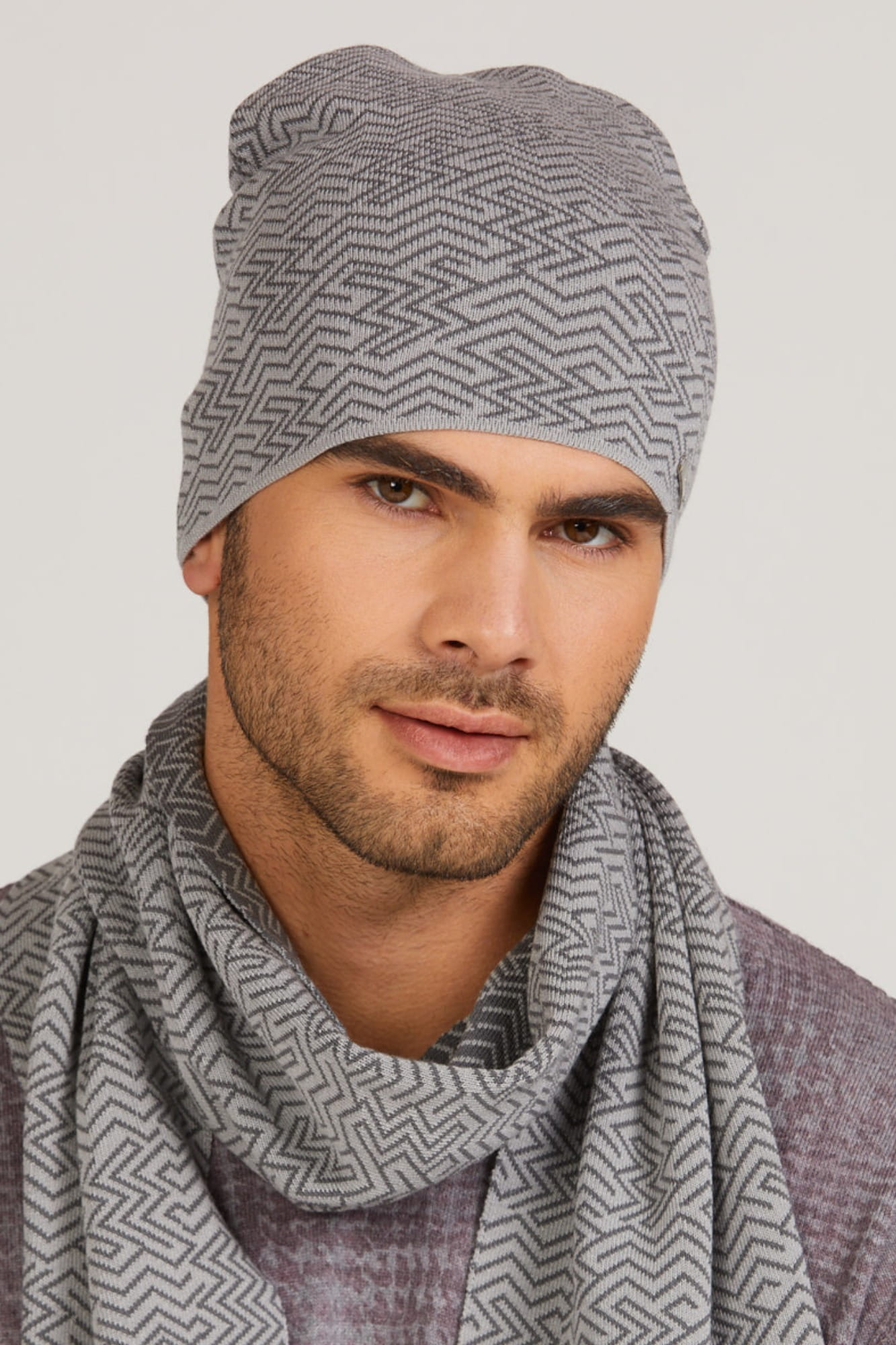 Czapka Męska, Model: Rufino, Kolor: szary, Skład materiału: 97% Wiskoza; 3% Elastan, Rozmiar: Uniwersalny (54-62) (Czapka Męska, zdjęcie 2)