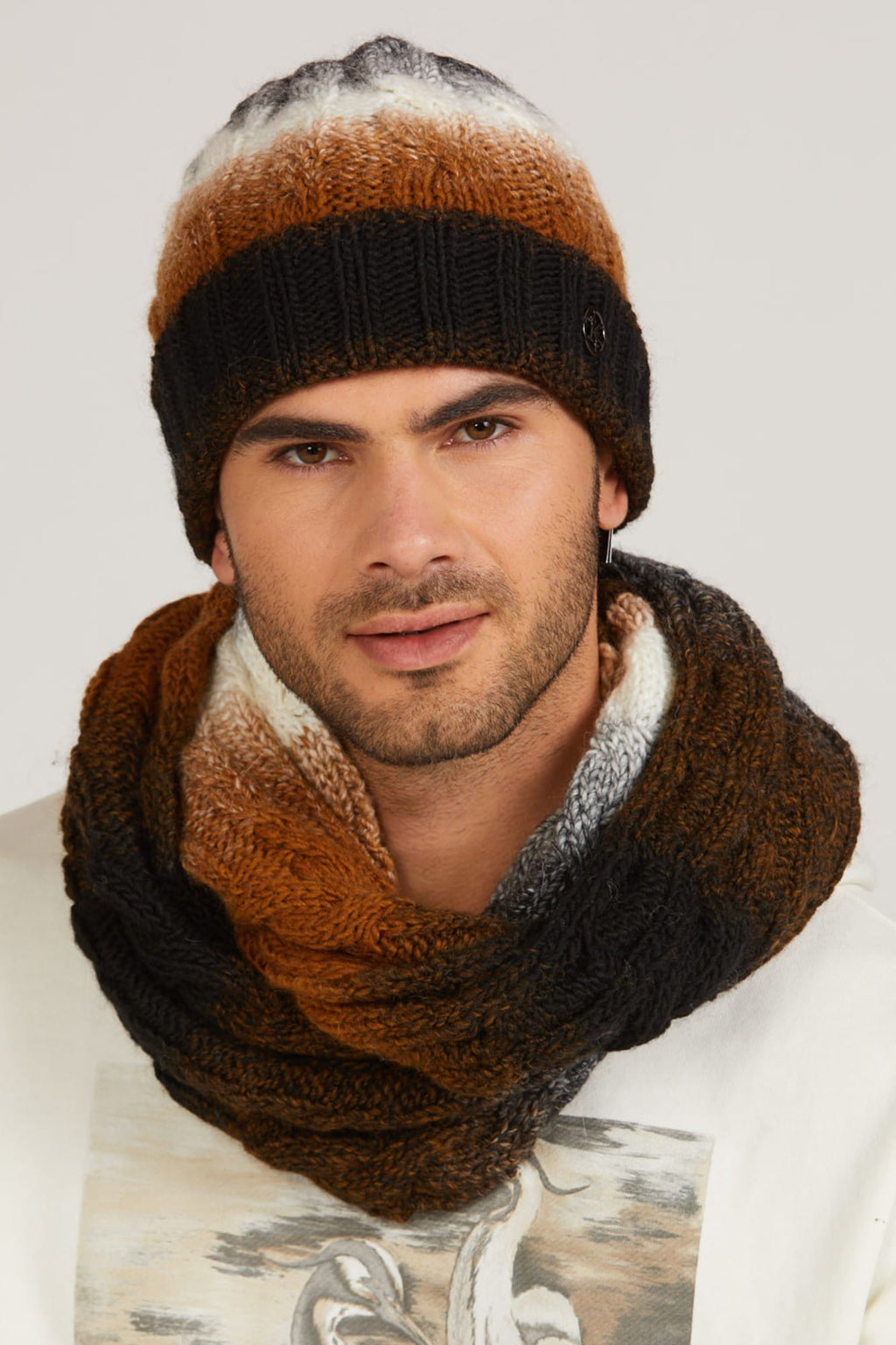 Czapka męska ROSARIO w rudy kolorze, wykonana z przyjemnej w dotyku przędzy | KAMEA | Spironik.pl